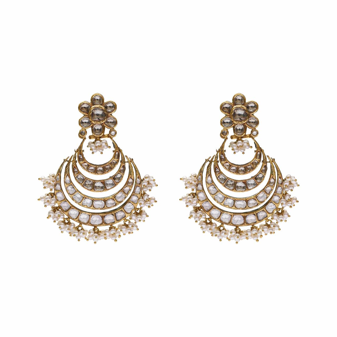 Chandelier Earrings with Diamond and Intricate Enamel Handcrafted in 18K Gold In New Condition For Sale In Jaipur, IN