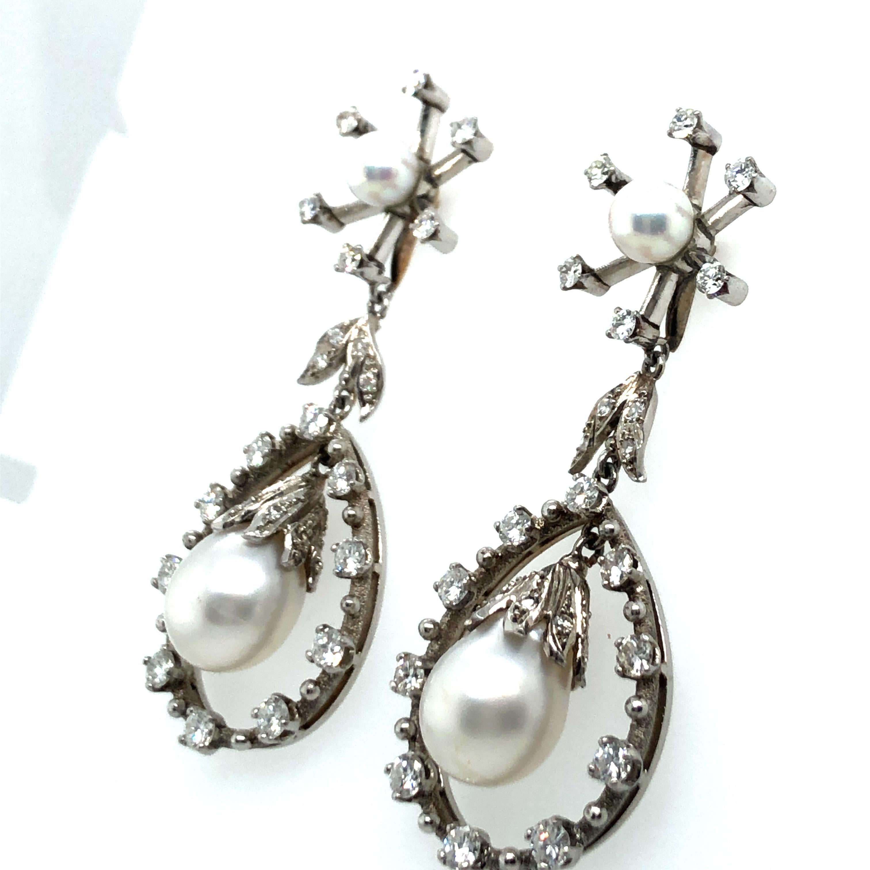 Contemporary Chandelier Earrings with Diamonds and Akoya Pearls in 18k White Gold