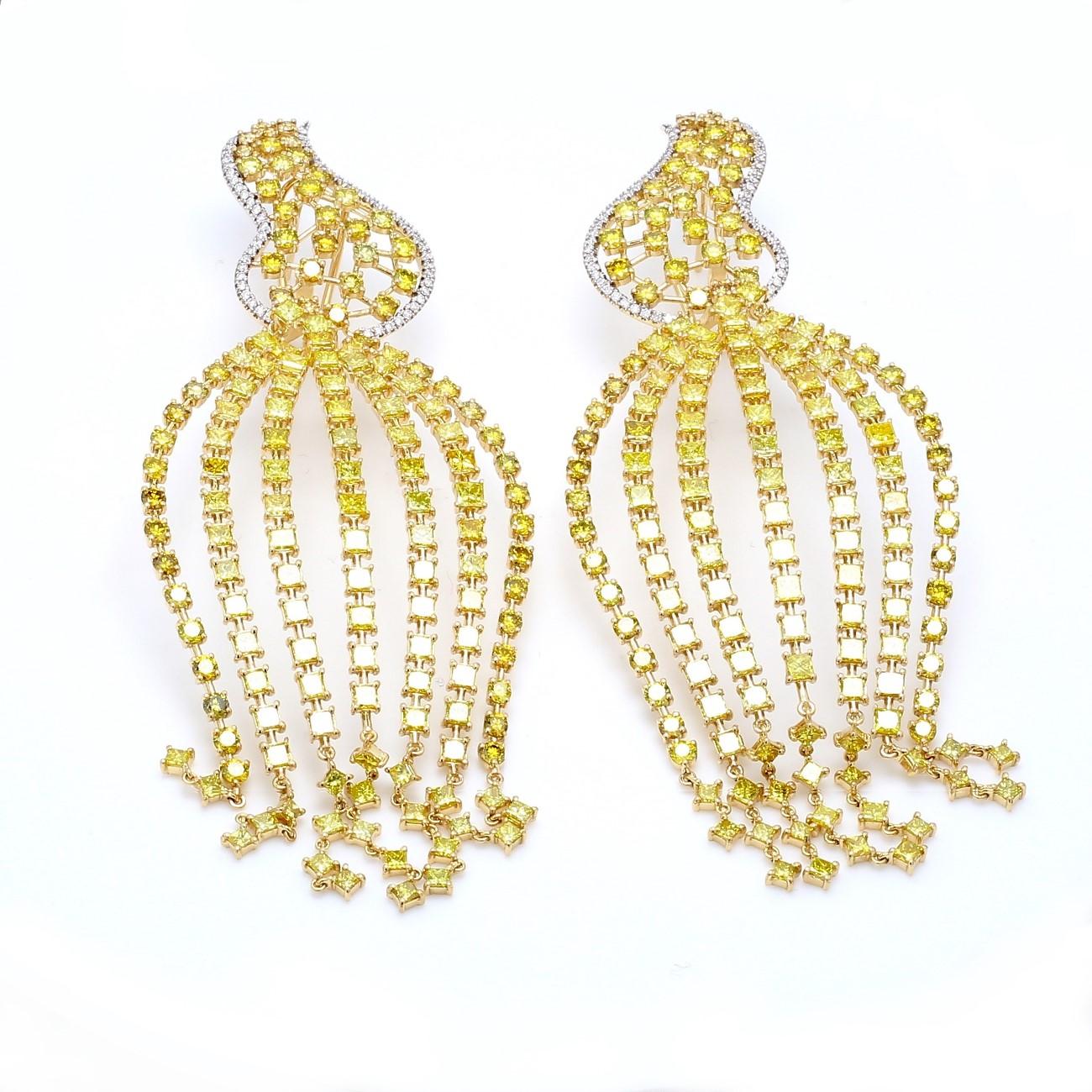 Chandelier Earrings with Fancy Yellow Princess Cut Diamonds.  D20.24ct.t.w. For Sale 3