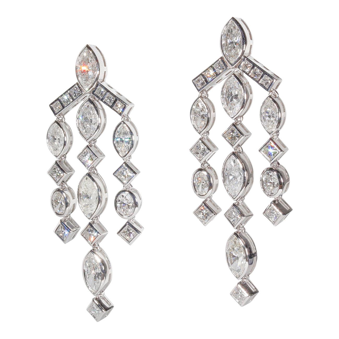 Taille Marquise Boucles d'oreilles lustre avec diamants de formes mélangées. D7.88ct.t.w. en vente