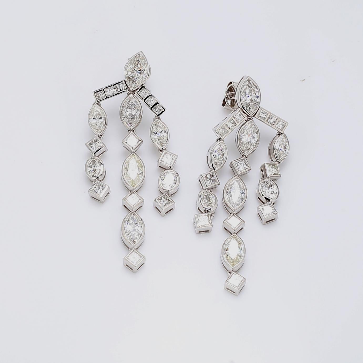 Boucles d'oreilles lustre avec diamants de formes mélangées. D7.88ct.t.w. Pour femmes en vente