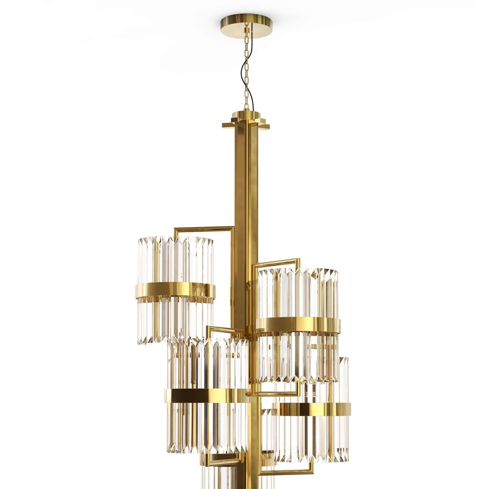 Chandelier Freeone with Crystal glass cylinders with gold plated
structure. With 40 bulbs, lamp holder type G9, 40Watt max.
Voltage: 220-240. Bulbs not included.
