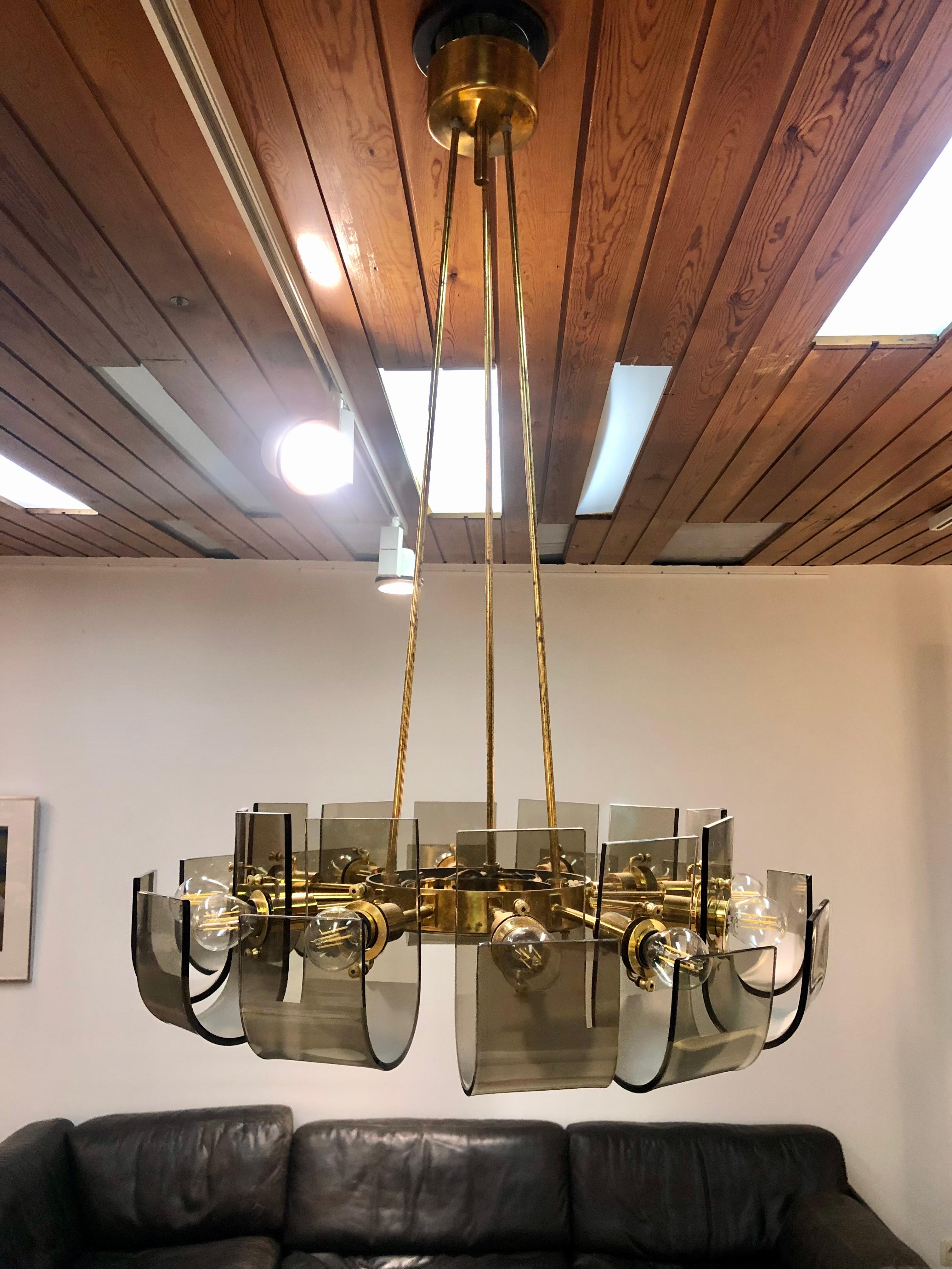 Very large chandelier made by Gino Paroldo in the fifties in glass and copper.