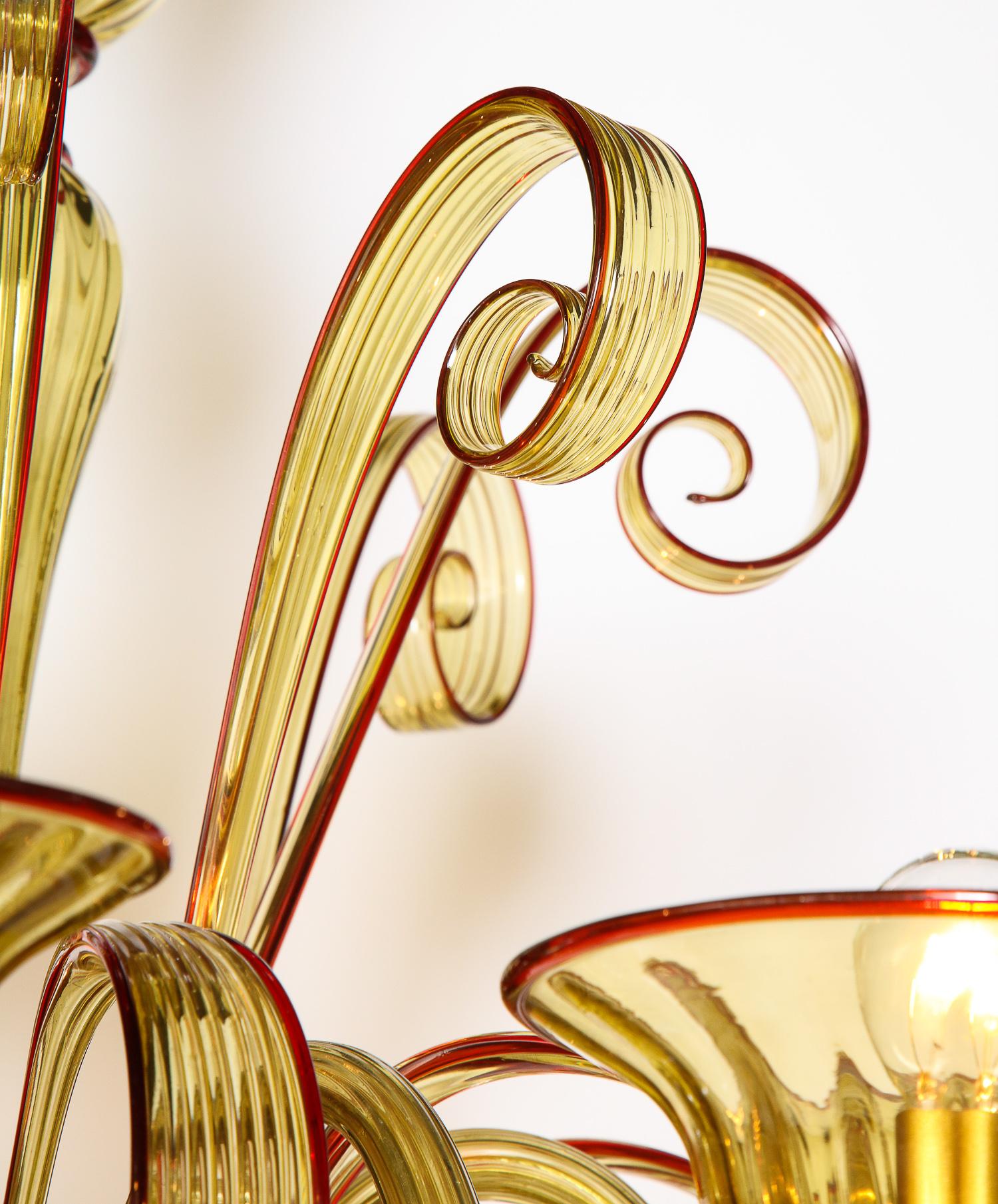 Lustre en verre vénitien, couleur ambre/rouge, contemporain, Murano, Italie, 8 branches en vente 2