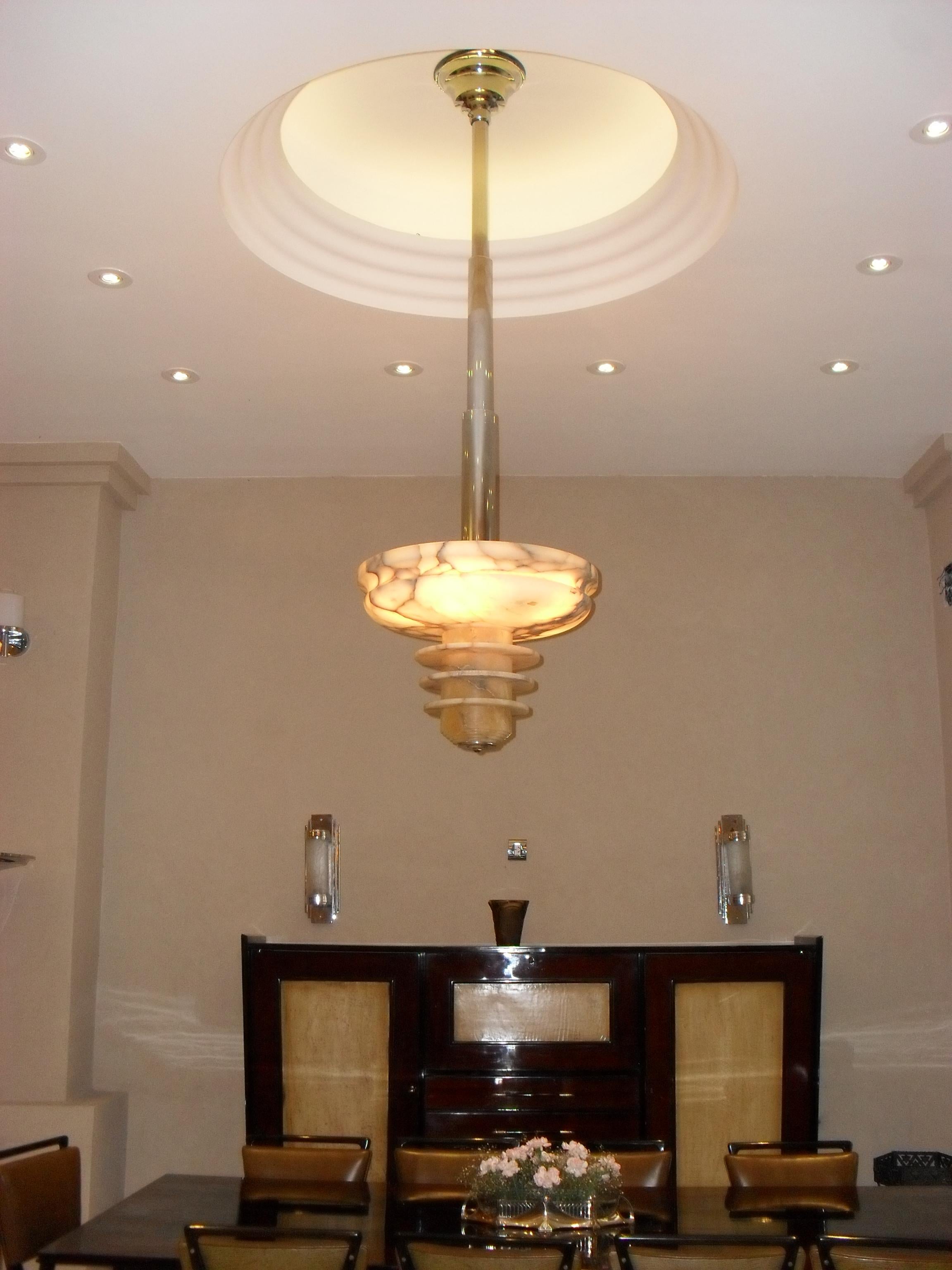 Amaizing Chandelier in Alabaster and chromre, Art Deco Style, 1935 For Sale 1