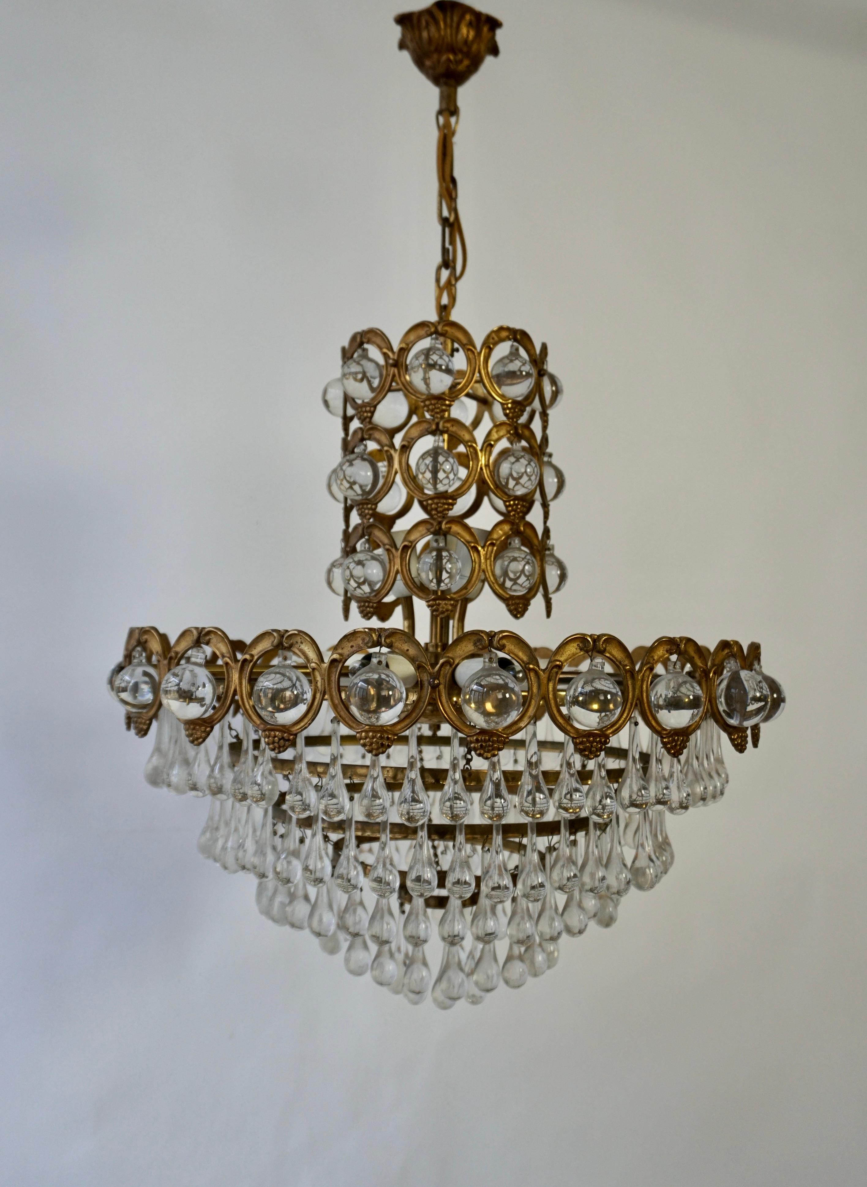 Hollywood Regency Chandelier in Brass and Crystal For Sale