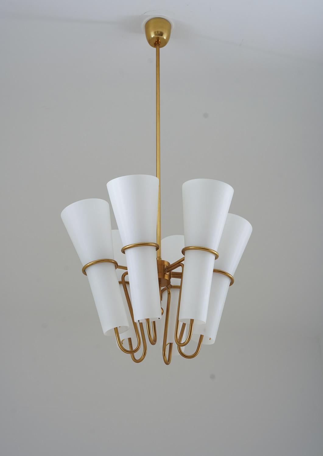 Chandelier in Brass and Opaline Glass by Hans-Agne Jakobsson In Good Condition For Sale In Karlstad, SE