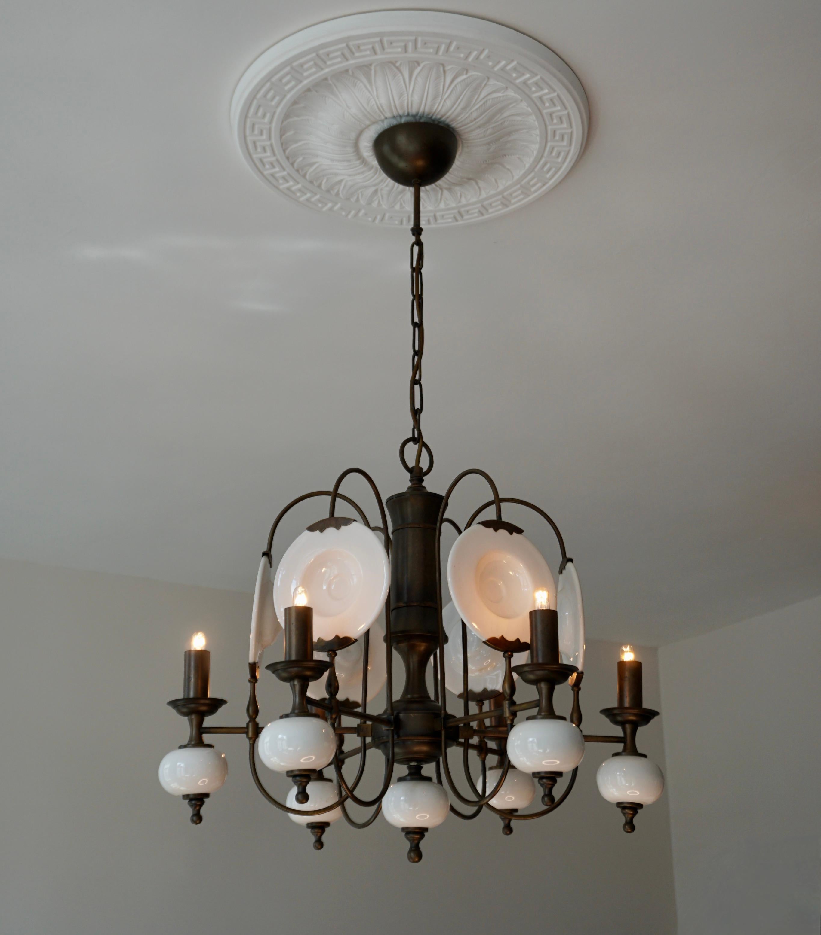 Hollywood Regency Chandelier in Brass and White Porcelain For Sale