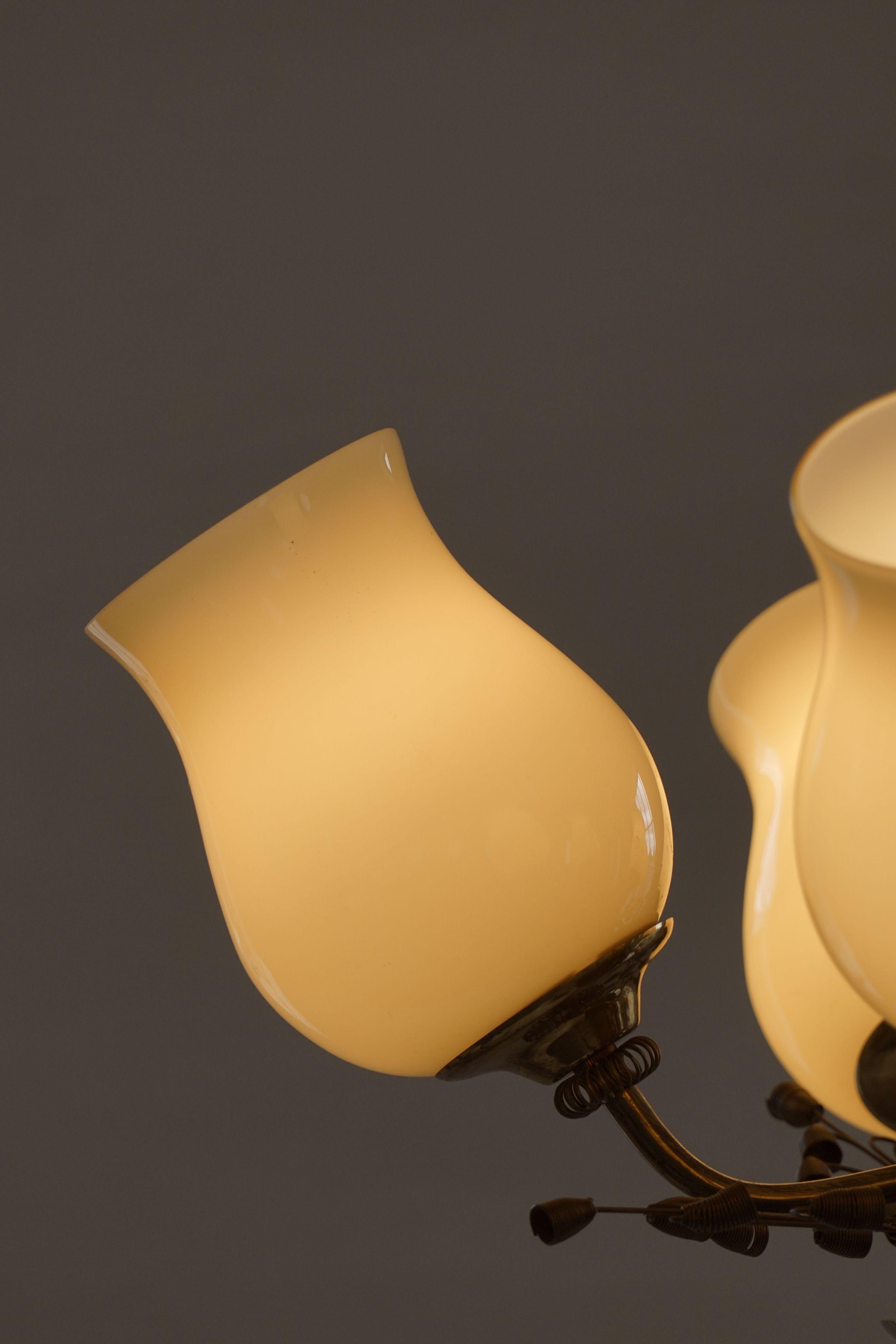 Lampadario in ottone e vetro, Lisa Johansson-Pape per Stockmann, Finlandia, anni '40 in vendita 5