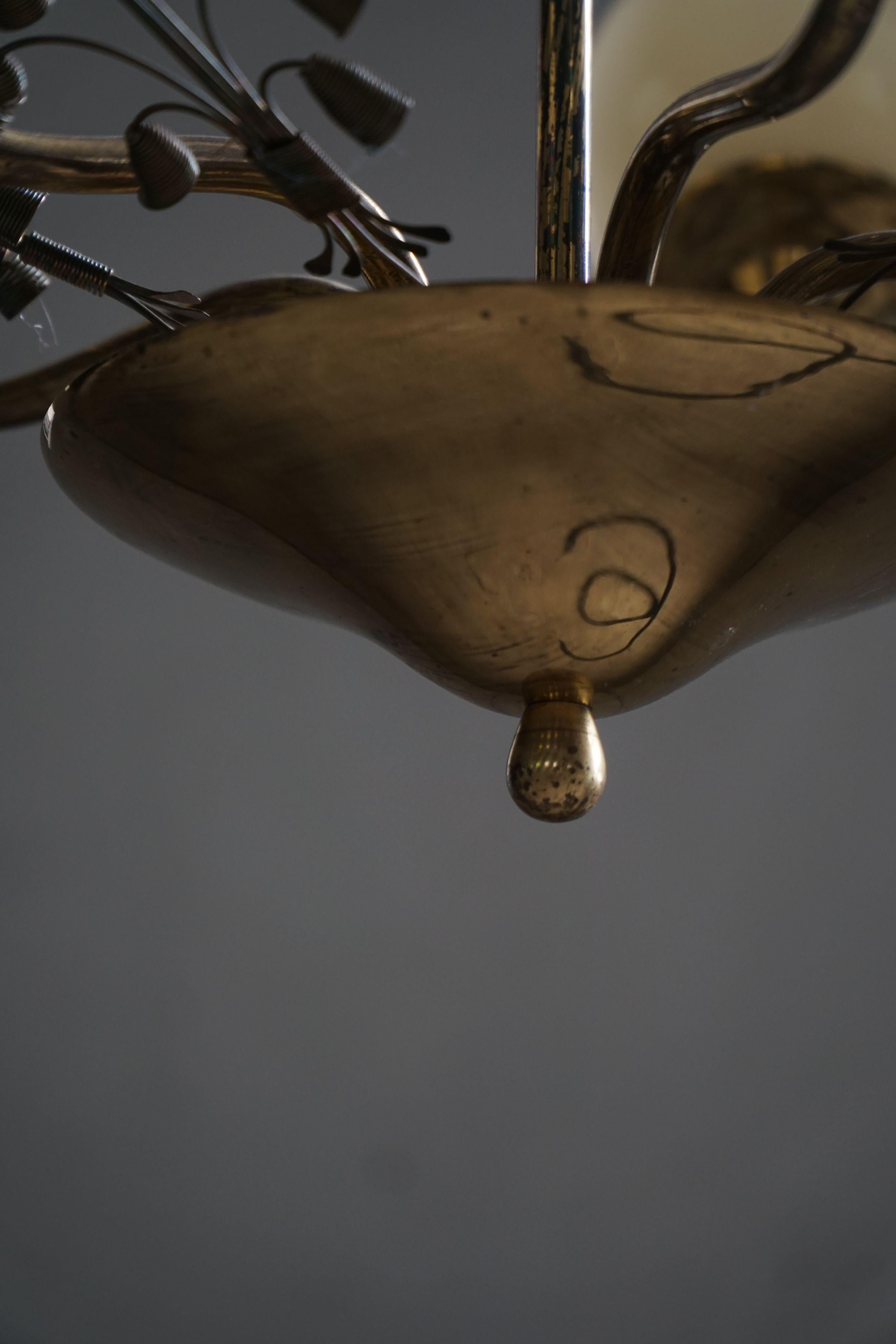 Lampadario in ottone e vetro, Lisa Johansson-Pape per Stockmann, Finlandia, anni '40 in vendita 1