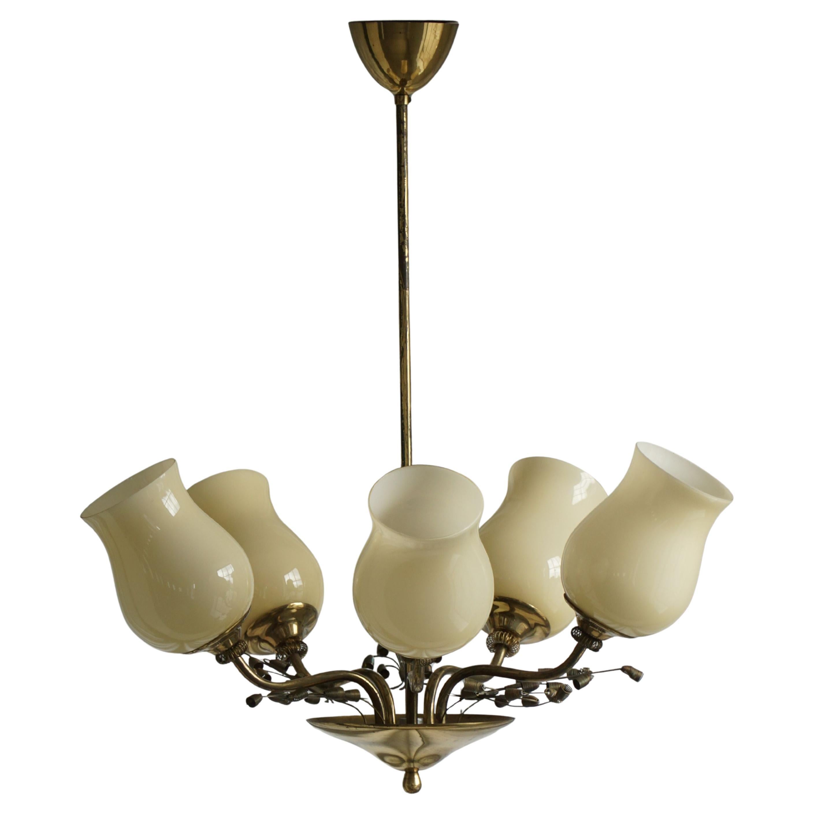 Lampadario in ottone e vetro, Lisa Johansson-Pape per Stockmann, Finlandia, anni '40 in vendita
