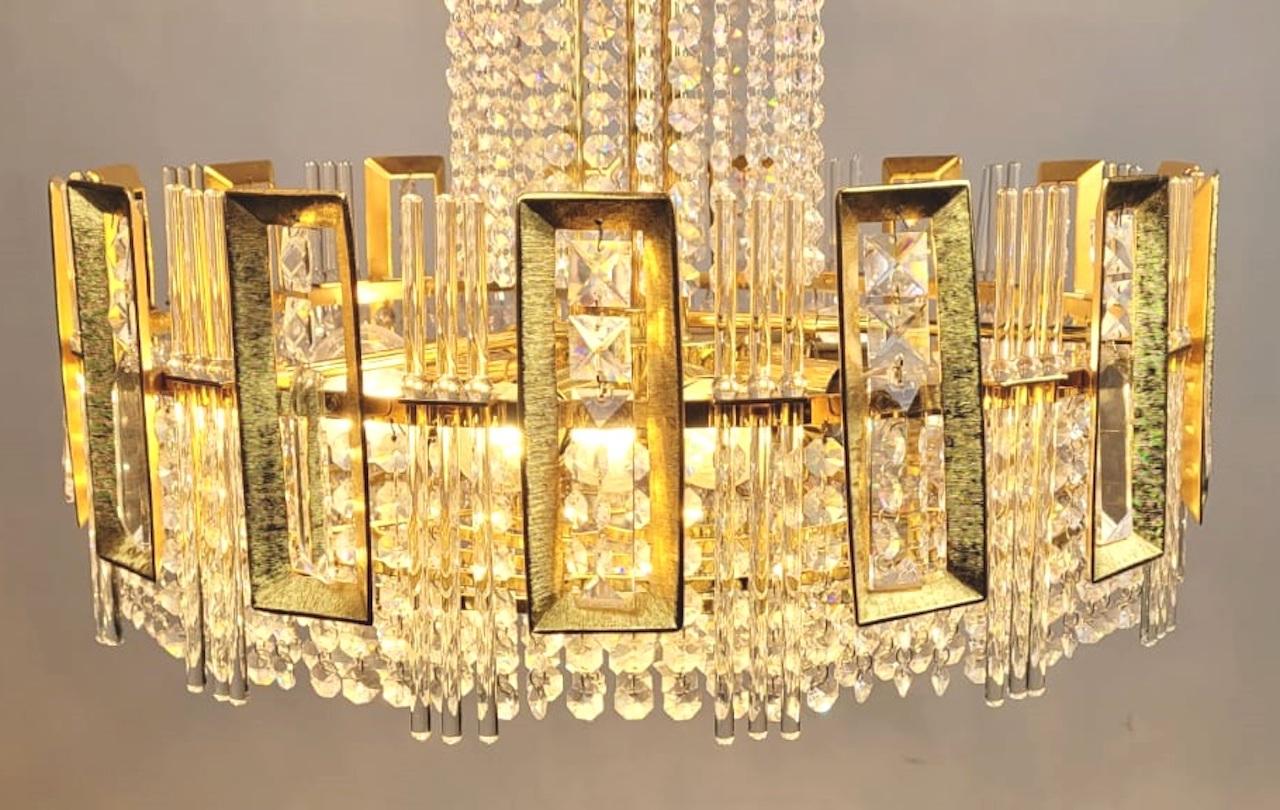 Chandelier In Gilded Brass And Glass Garlands - 12 Lights For Sale 1