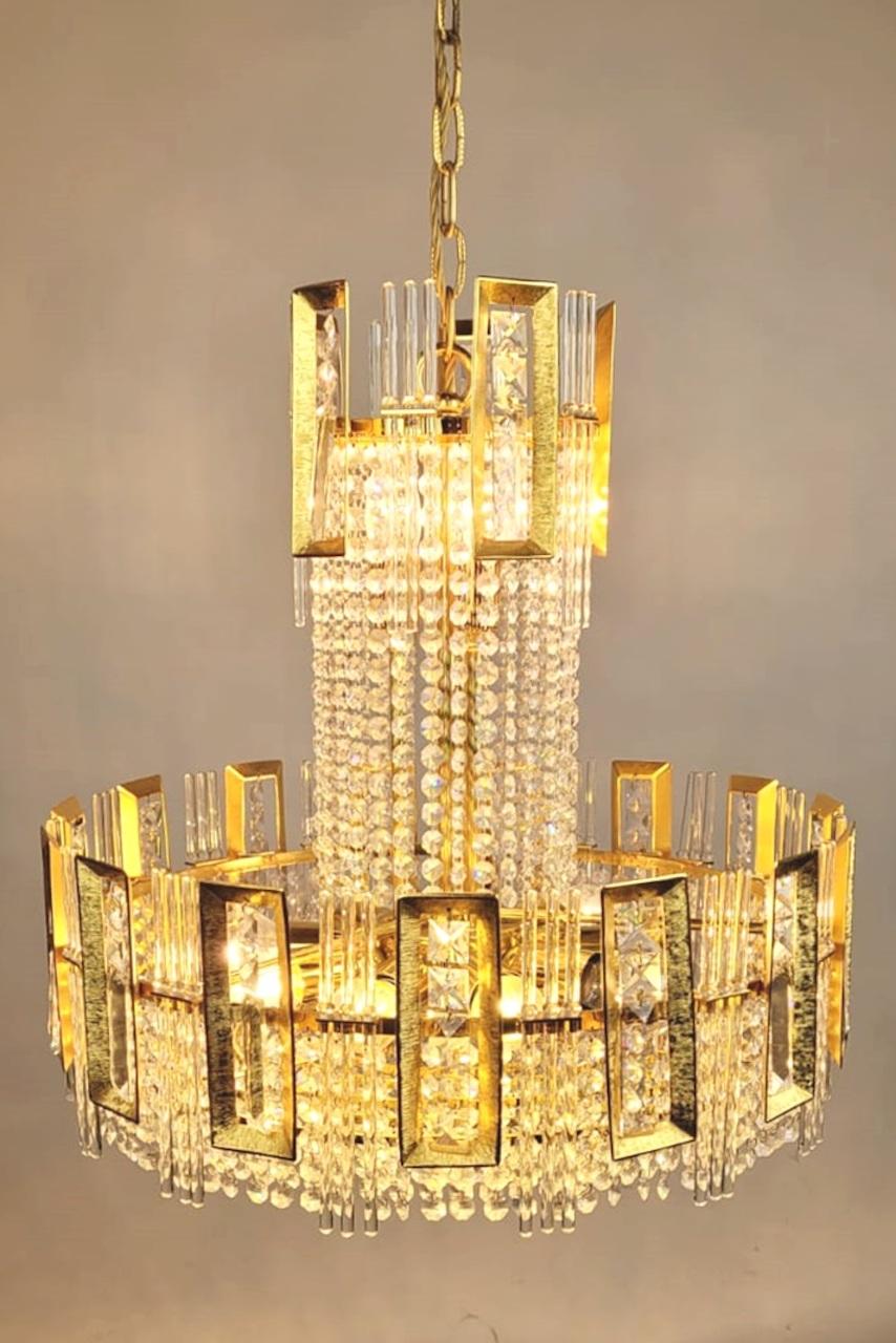 Chandelier In Gilded Brass And Glass Garlands - 12 Lights For Sale 2