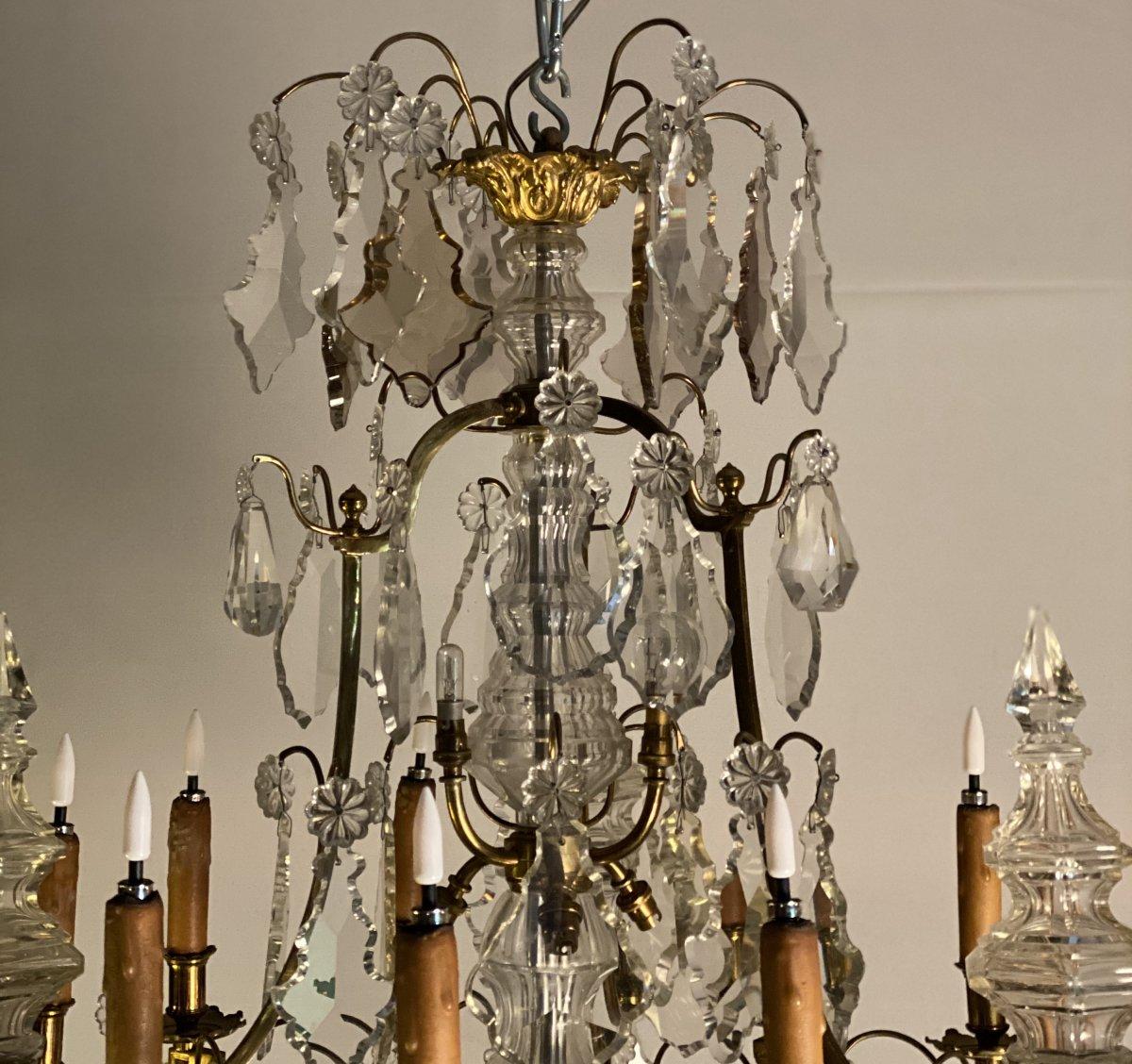Louis XV Chandelier in Gilt Bronze Garnished with Transparent and Golden Tassels For Sale