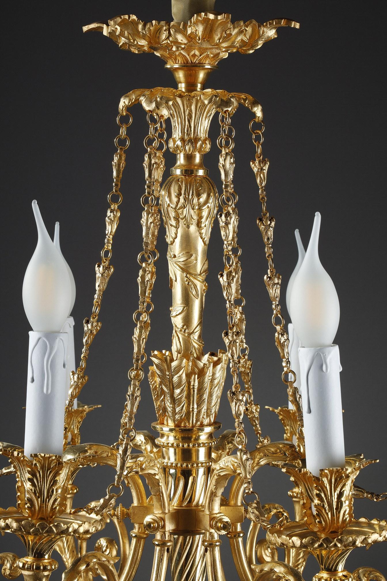 Lustre en bronze doré à six lumières Bon état à Paris, FR
