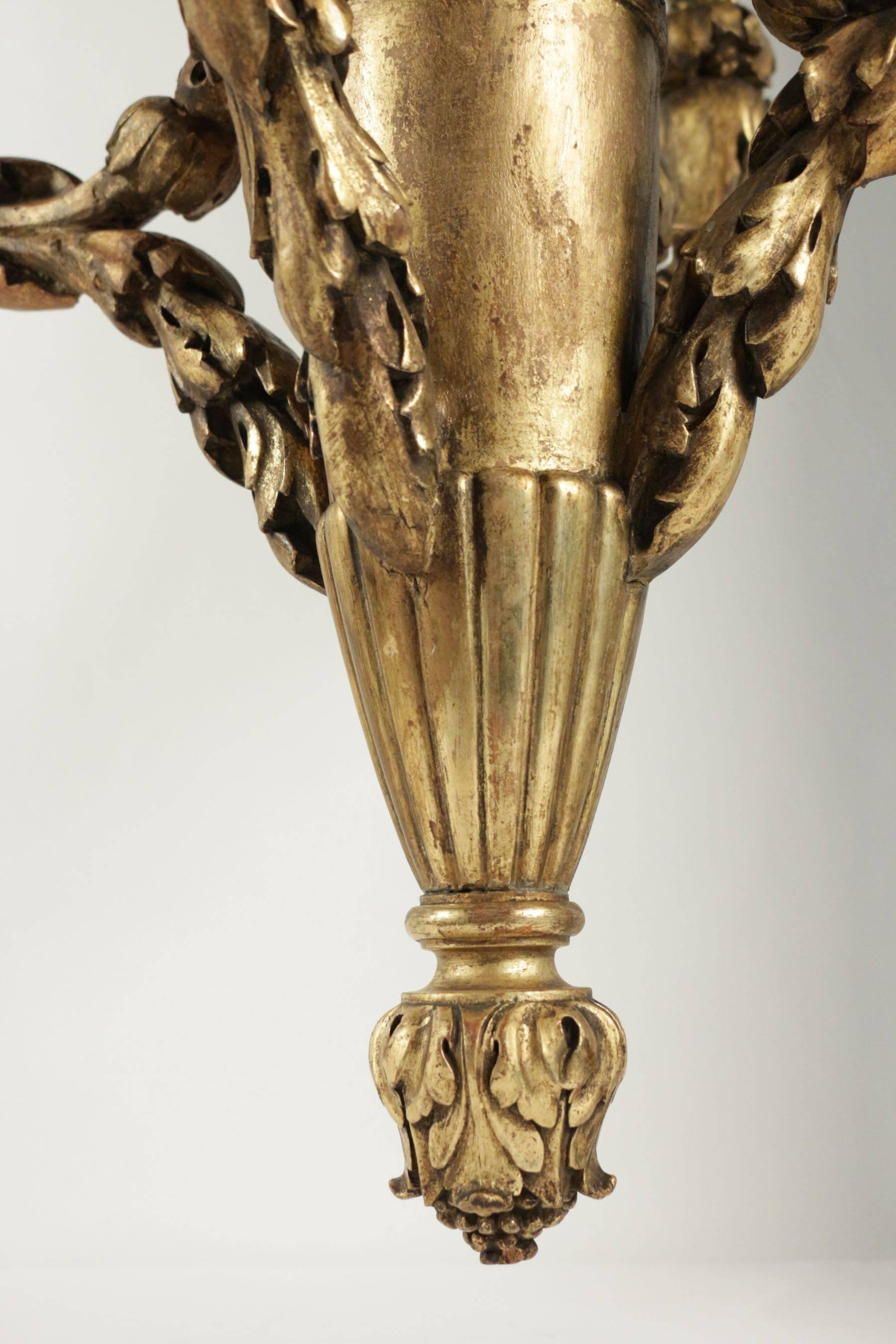 Kronleuchter aus handgeschnitztem Gold-Goldholz aus dem 19. im Zustand „Gut“ im Angebot in Saint-Ouen, FR
