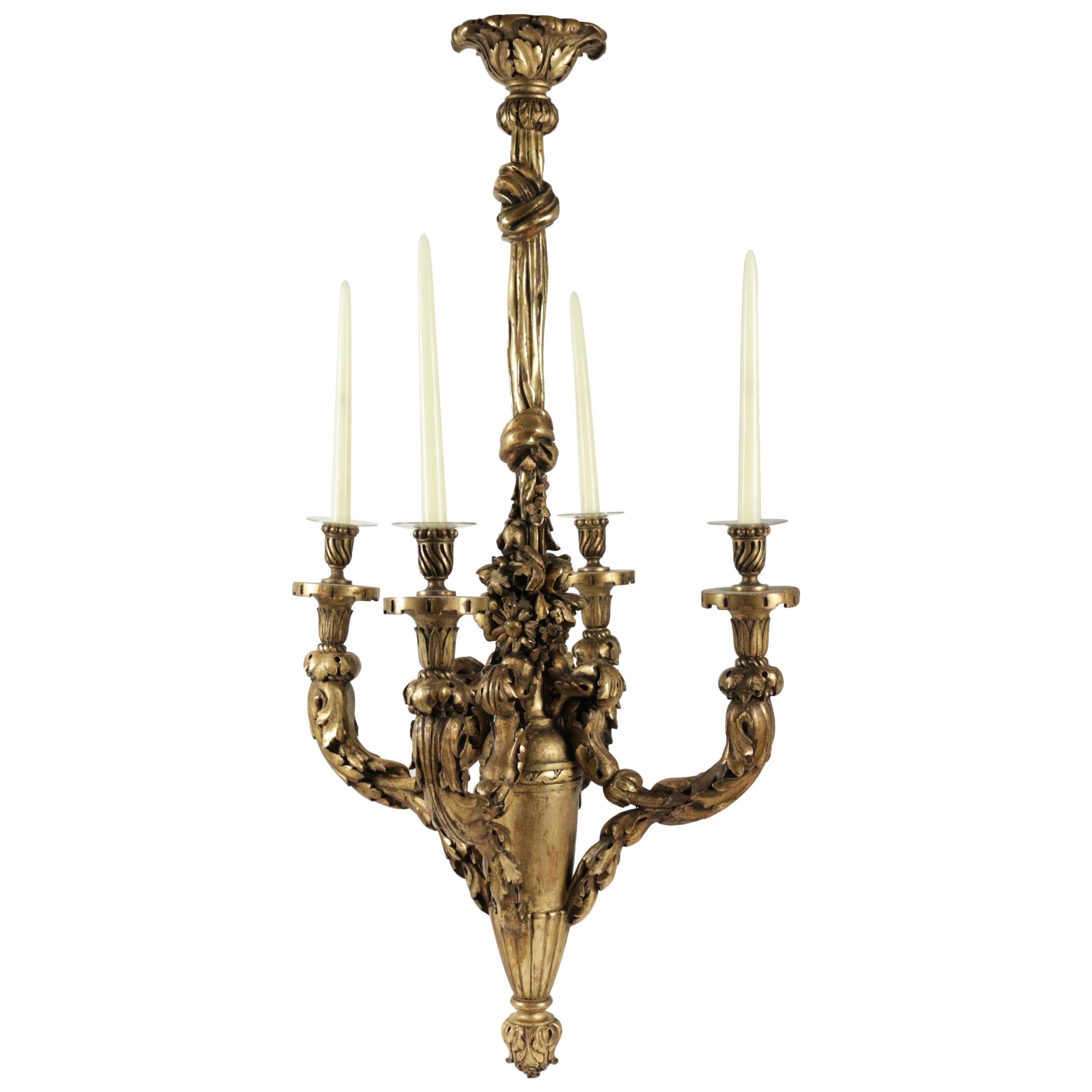 Lustre en bois doré sculpté à la main du 19ème siècle