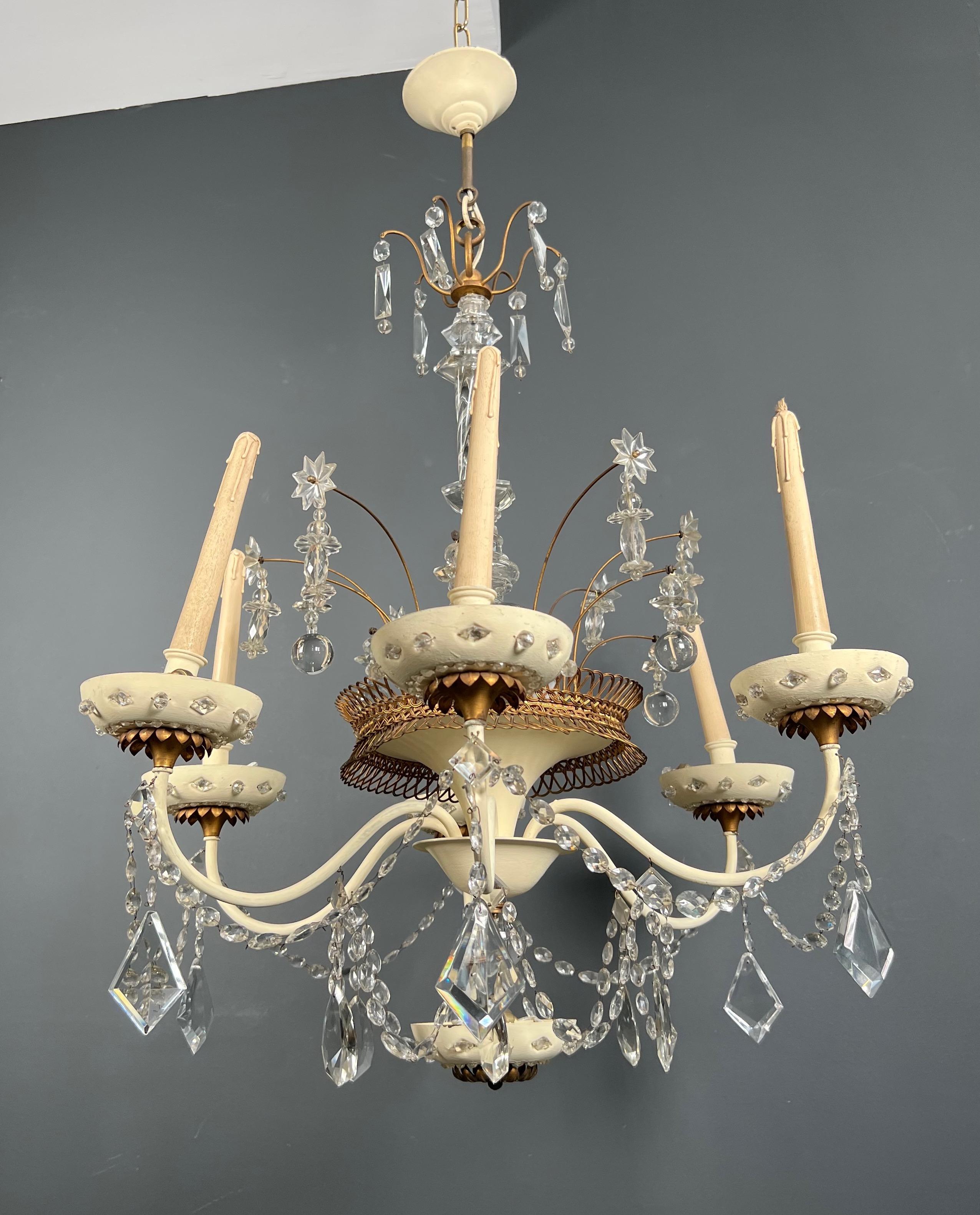 Lampadario in lamiera laccata e dorata e cristalli della Maison Baguès. in vendita 7