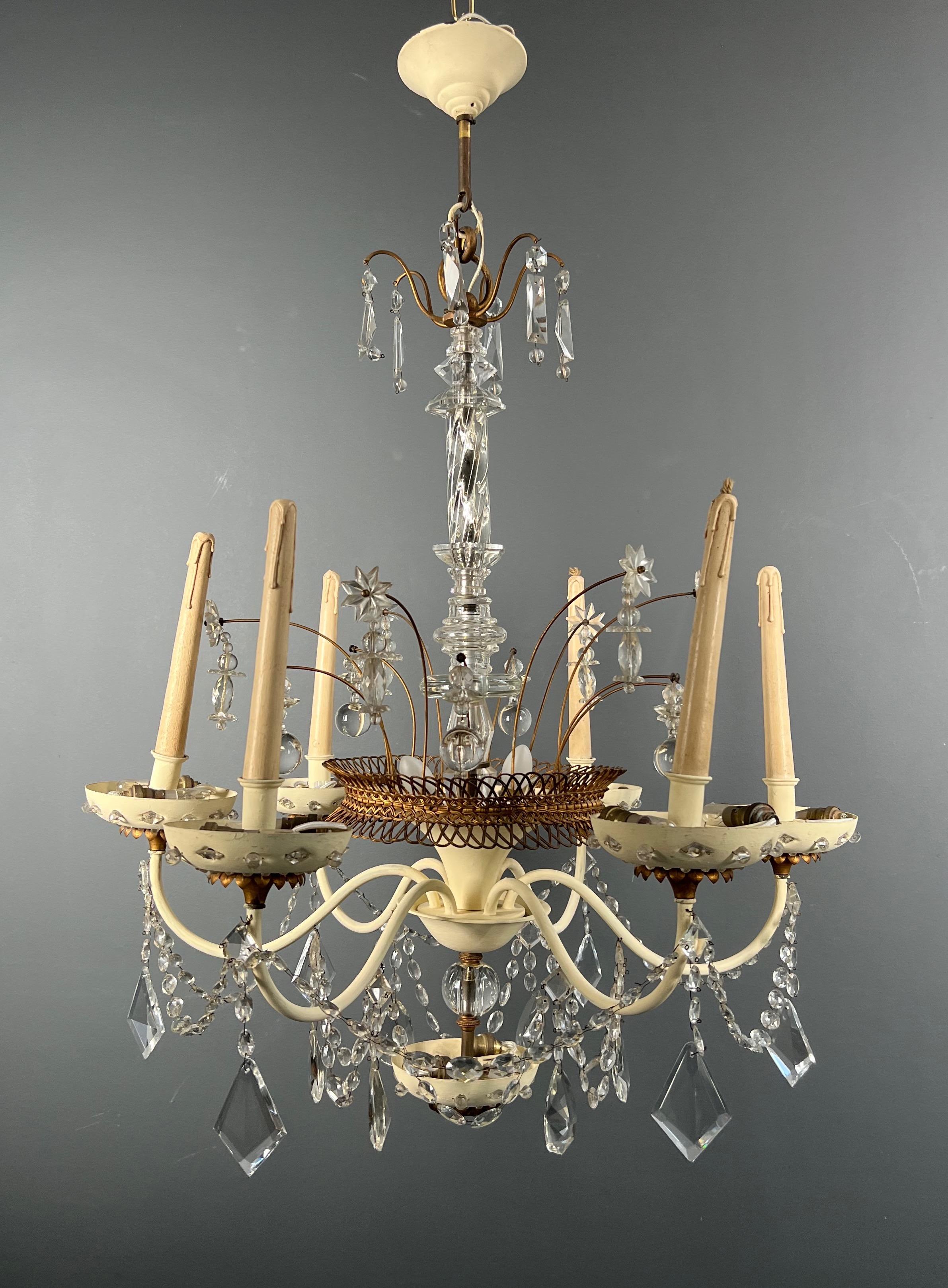 Lampadario in lamiera laccata e dorata e cristalli della Maison Baguès. in vendita 12