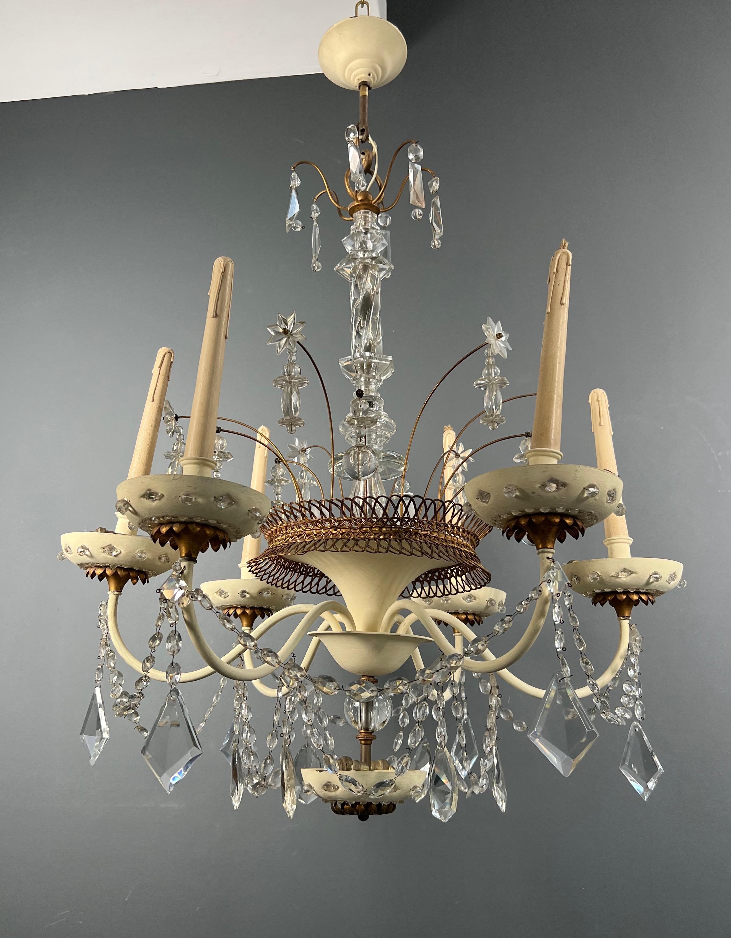 Lampadario in lamiera laccata e dorata e cristalli della Maison Baguès. in vendita 13