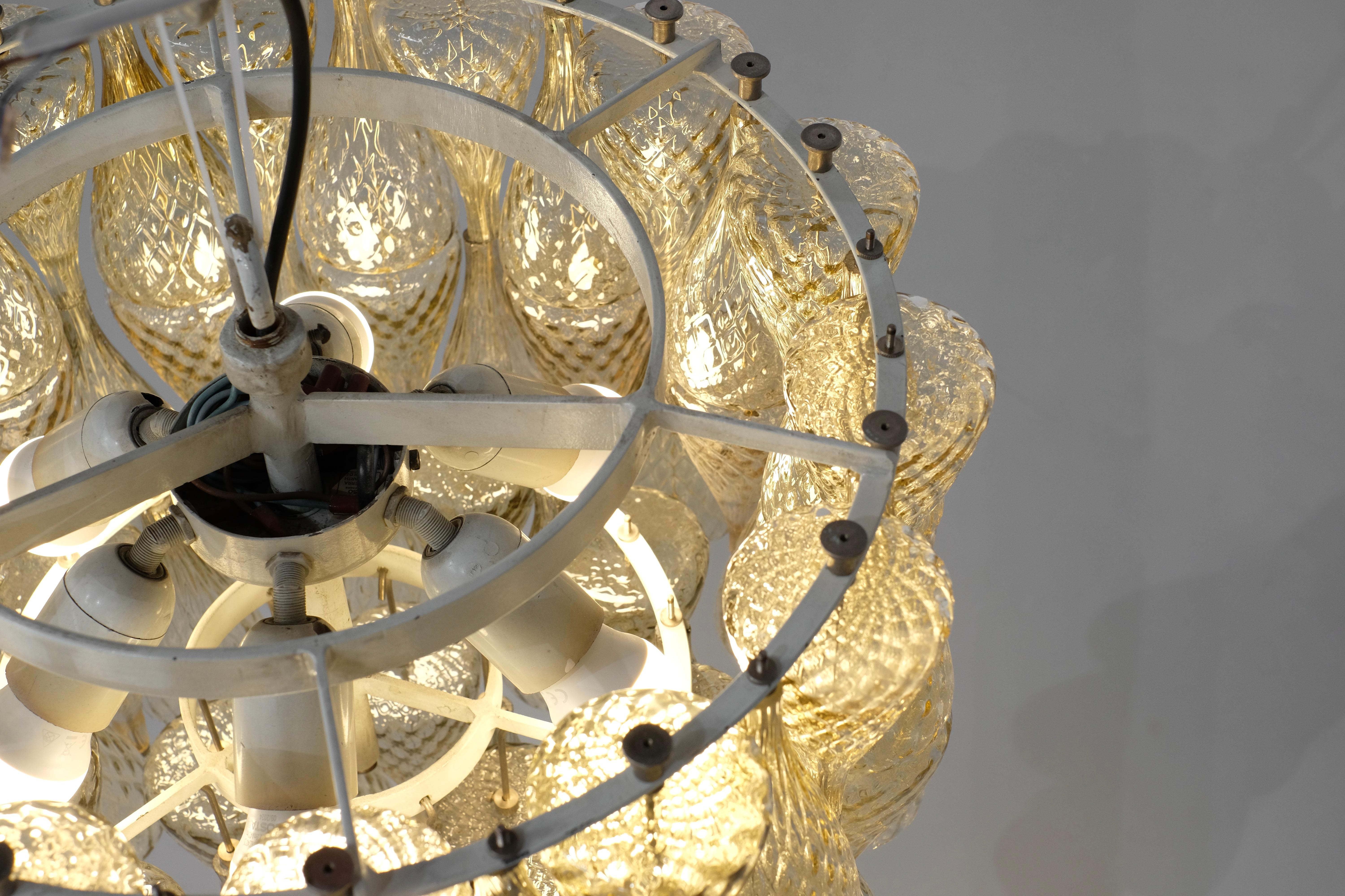 Chandelier in Murano glass, Italy 1970s. For Sale 8