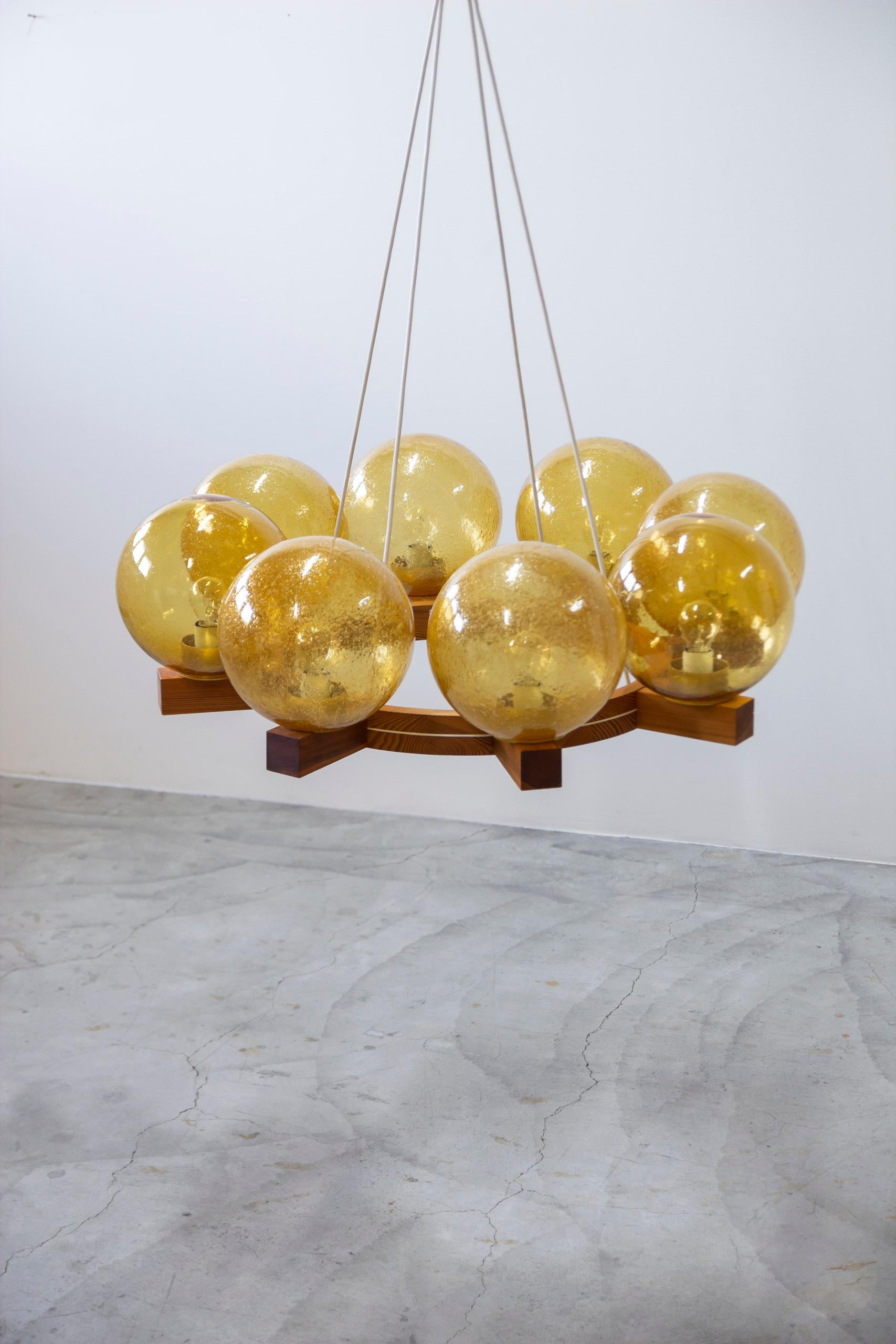 Scandinavian Modern Chandelier in pine and glass by Uno & Östen Kristiansson, Luxus Sweden 1960s