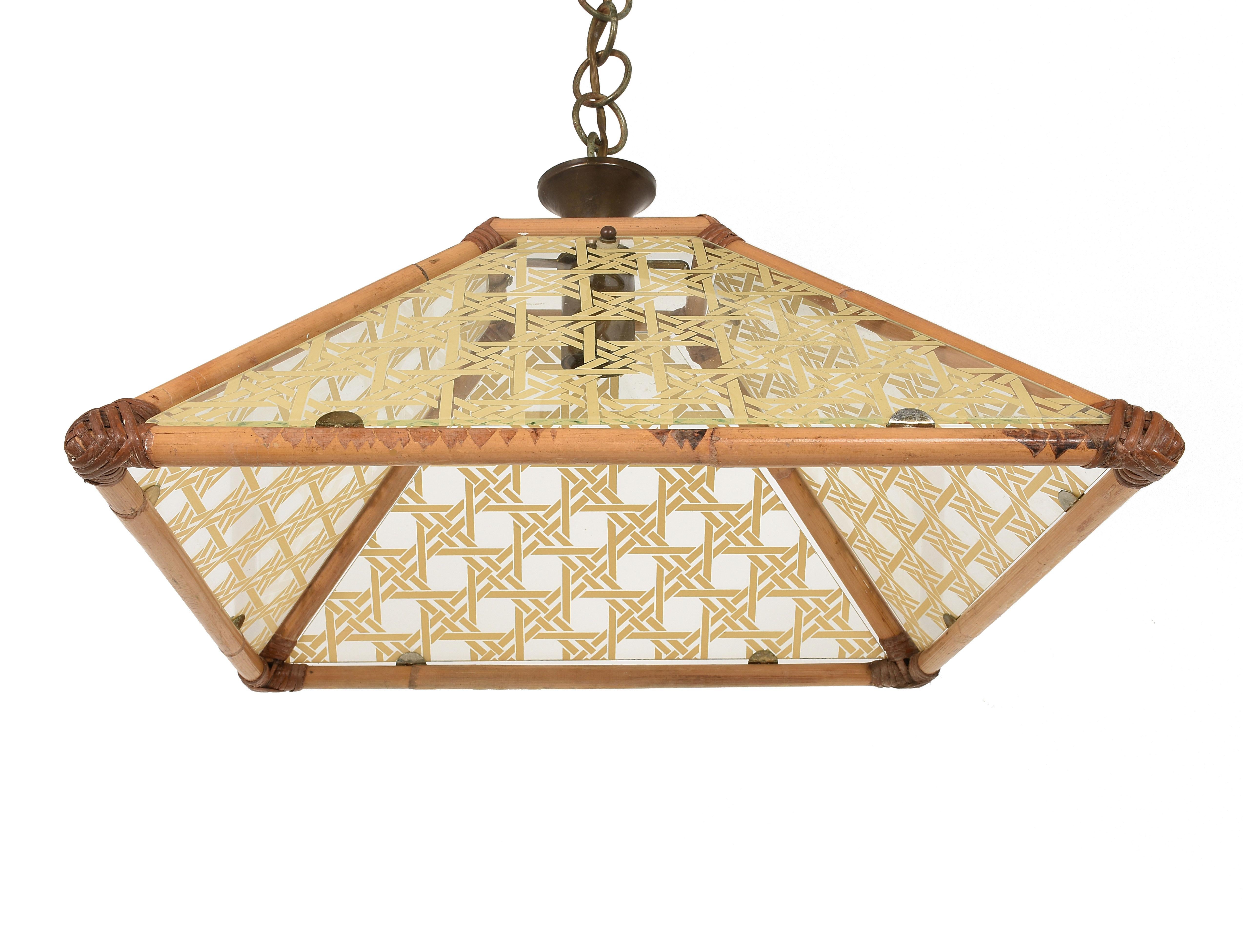 Chandelier in Textured Glass, Rattan, Bamboo and Brass, Pendant Italy, 1970s In Good Condition For Sale In Roma, IT