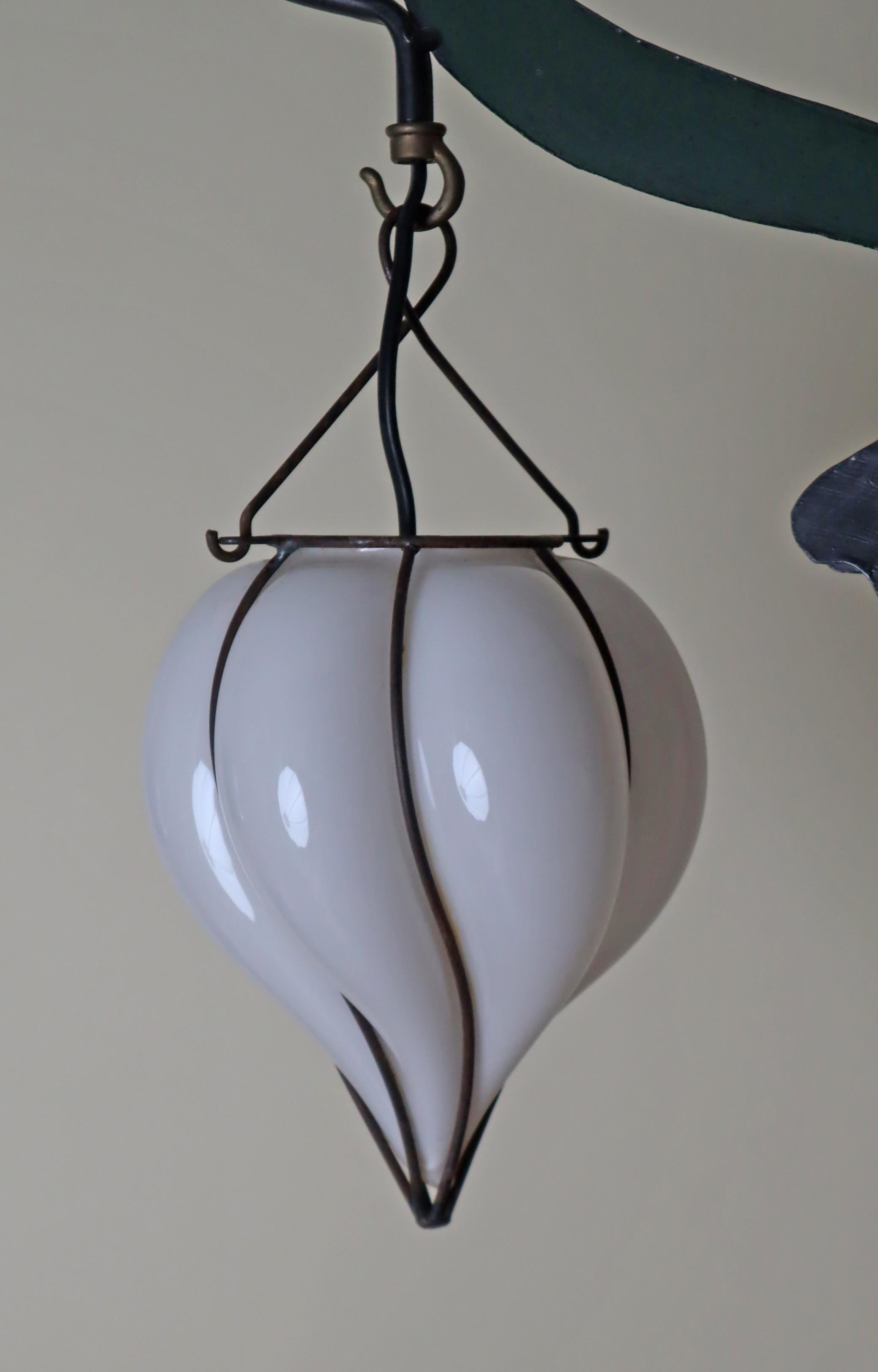 Lámpara de araña en forma de ruiseñor pájaro con Lantterns de cristal de Murano en venta 1