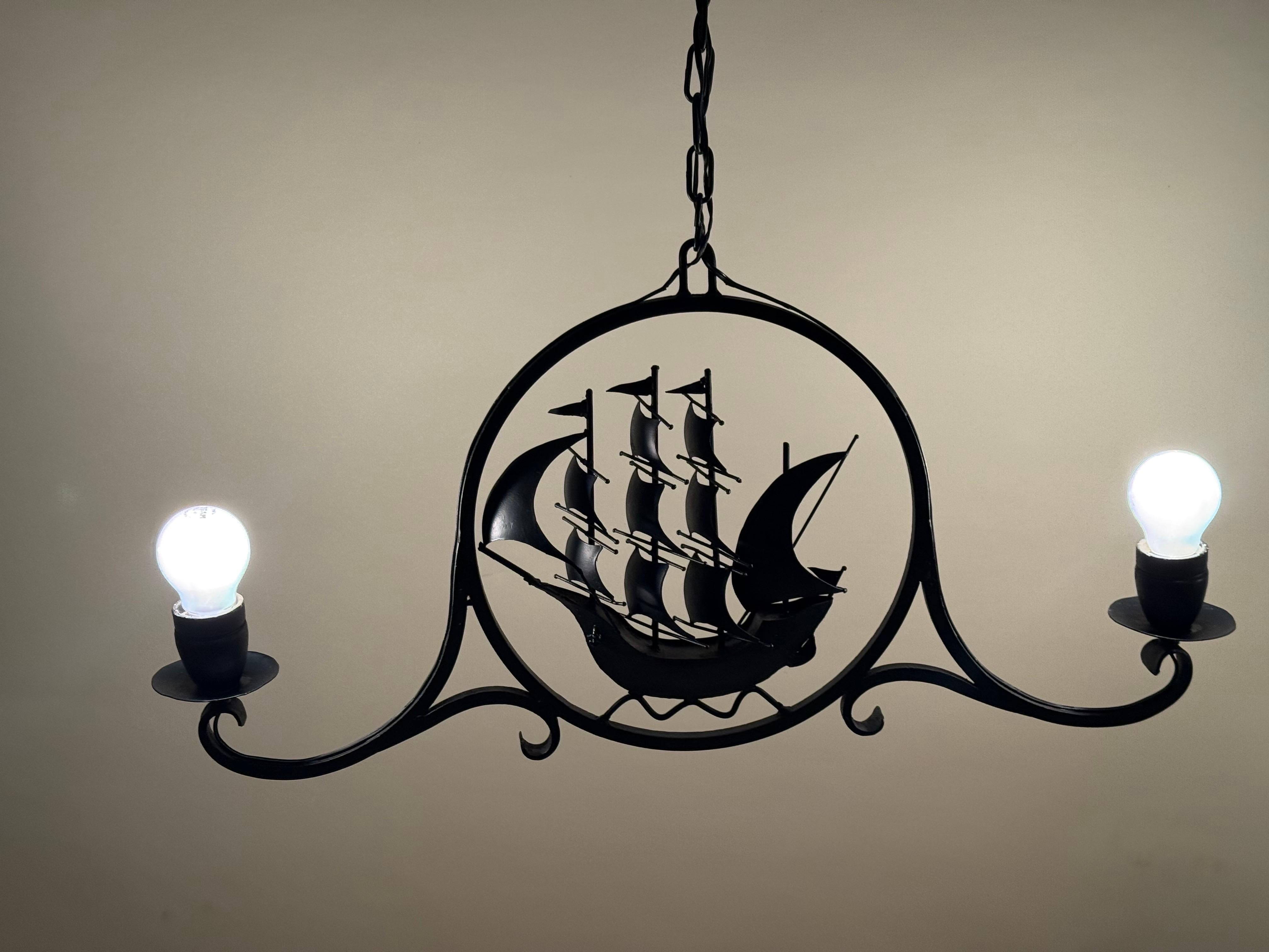 Lampadario a forma di nave a vela in stile antico, Danimarca anni '90 in vendita 7