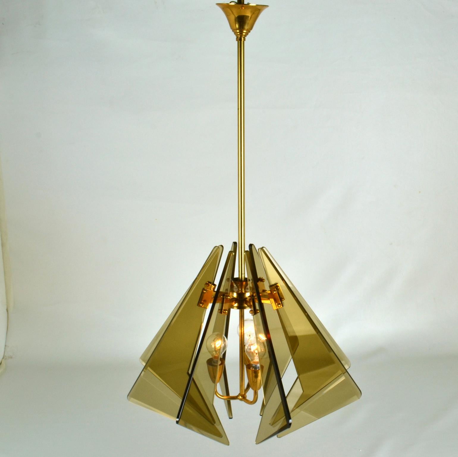 Chandelier inTinted Glass and Gilded Brass by Gino Paroldo, Fontana Arte In Excellent Condition For Sale In London, GB
