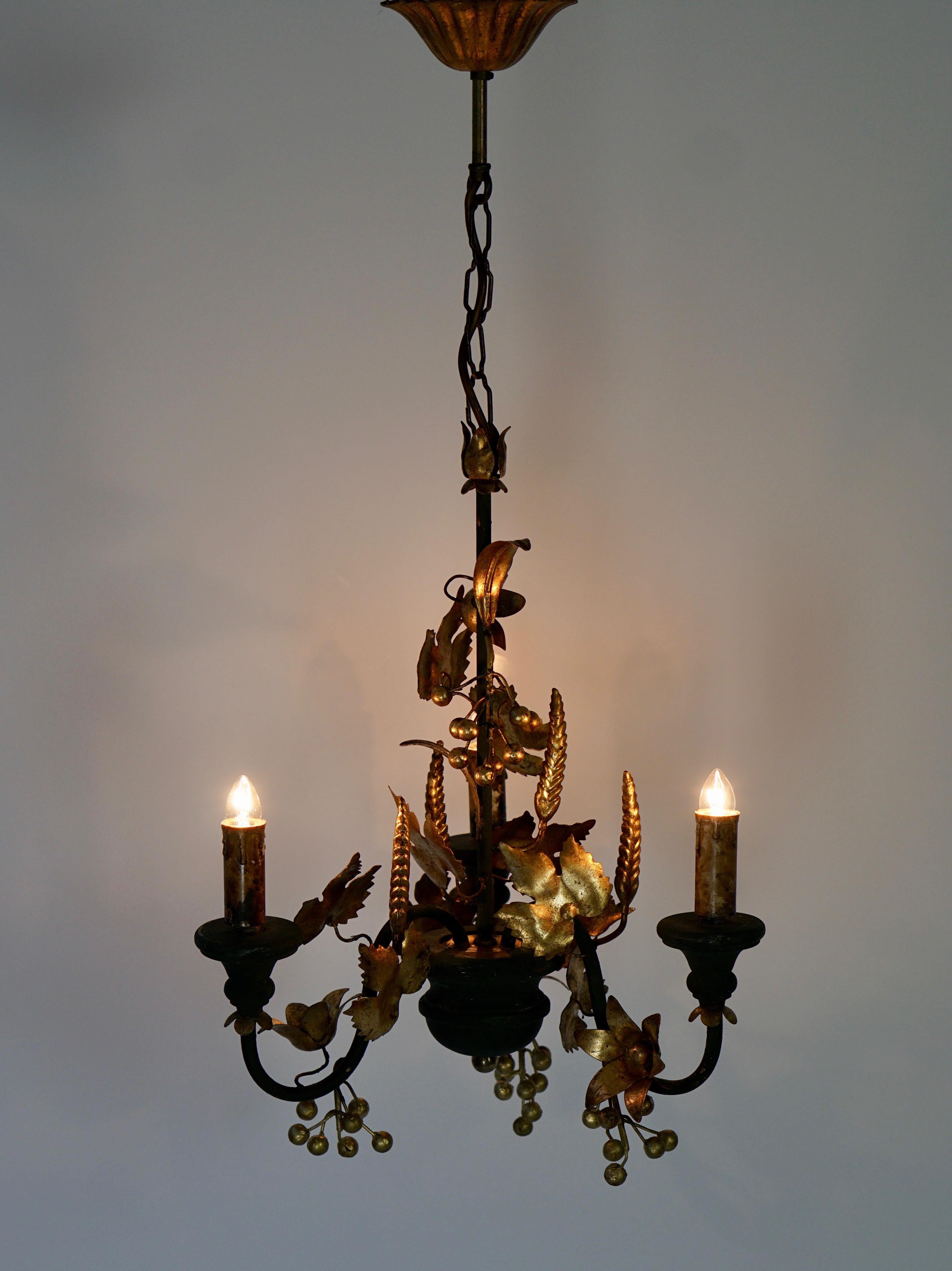 Gilt Chandelier in Wood and Gilded Metal For Sale