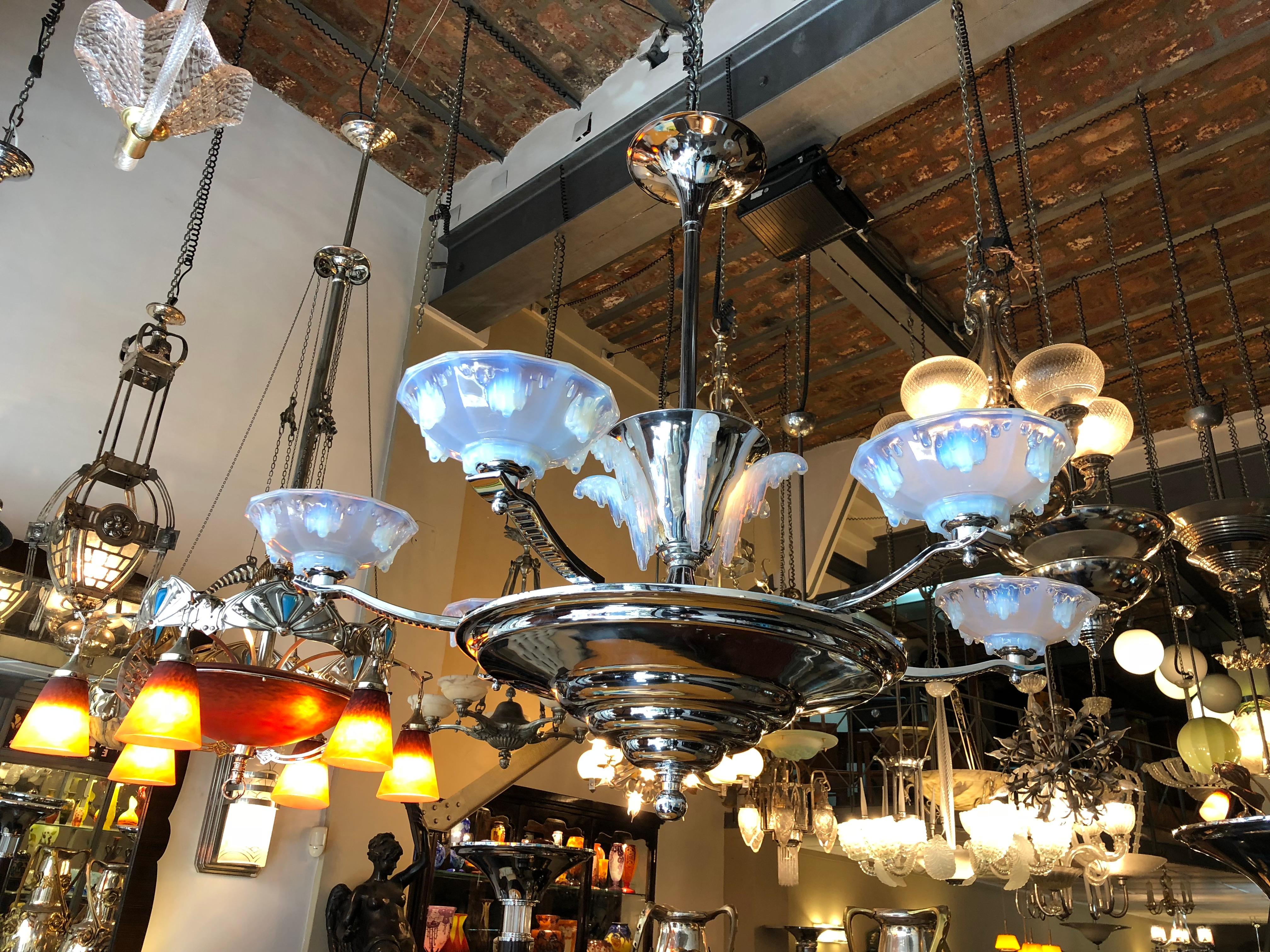 Lampadario Jugendstil, Art Nouveau, Francia, Materiali: Vetro e cromo, 1900 in vendita 1