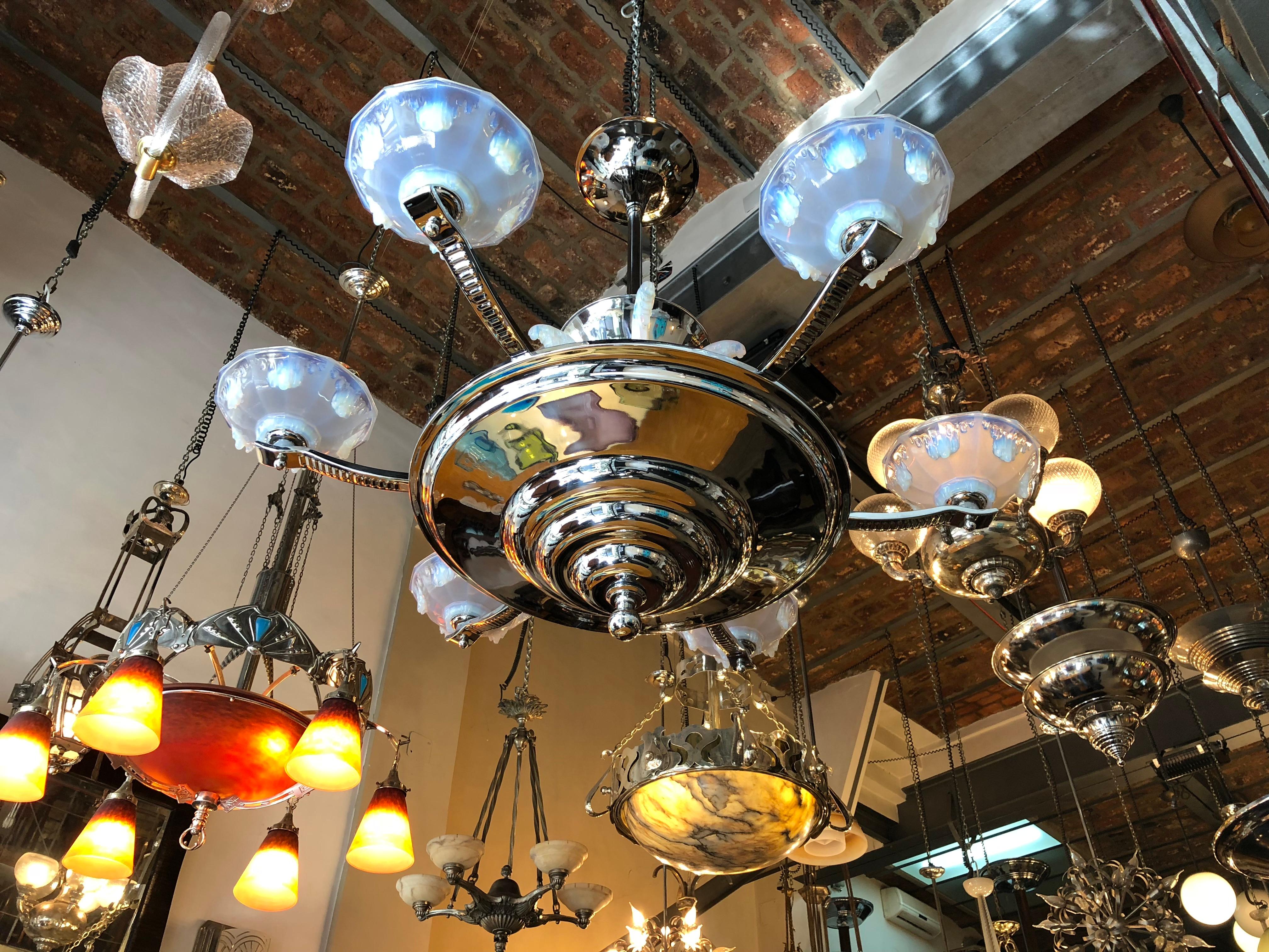 Lampadario Jugendstil, Art Nouveau, Francia, Materiali: Vetro e cromo, 1900 in vendita 2