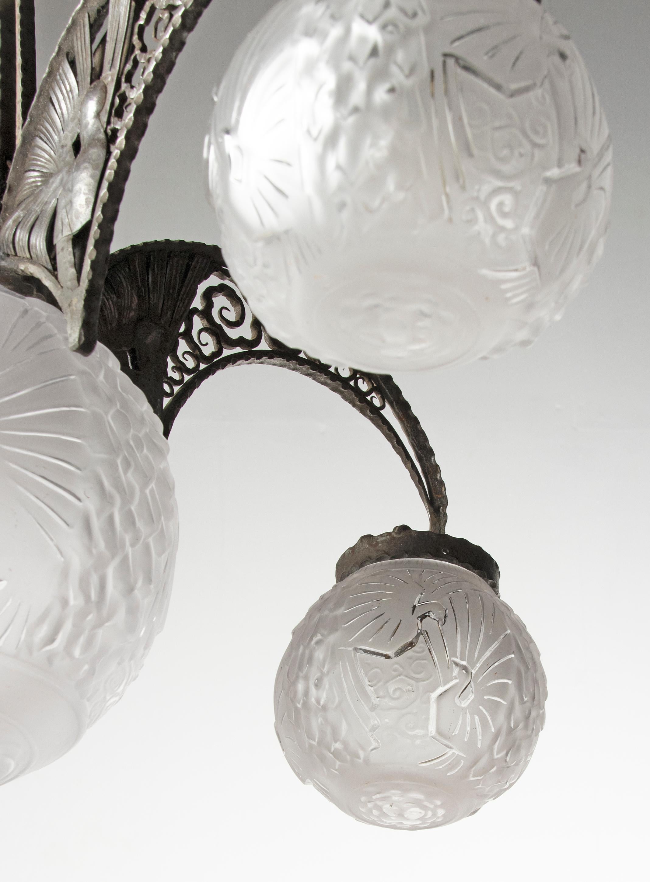 Lustre Paon Art déco en fer forgé Iler Frères Glass en vente 1