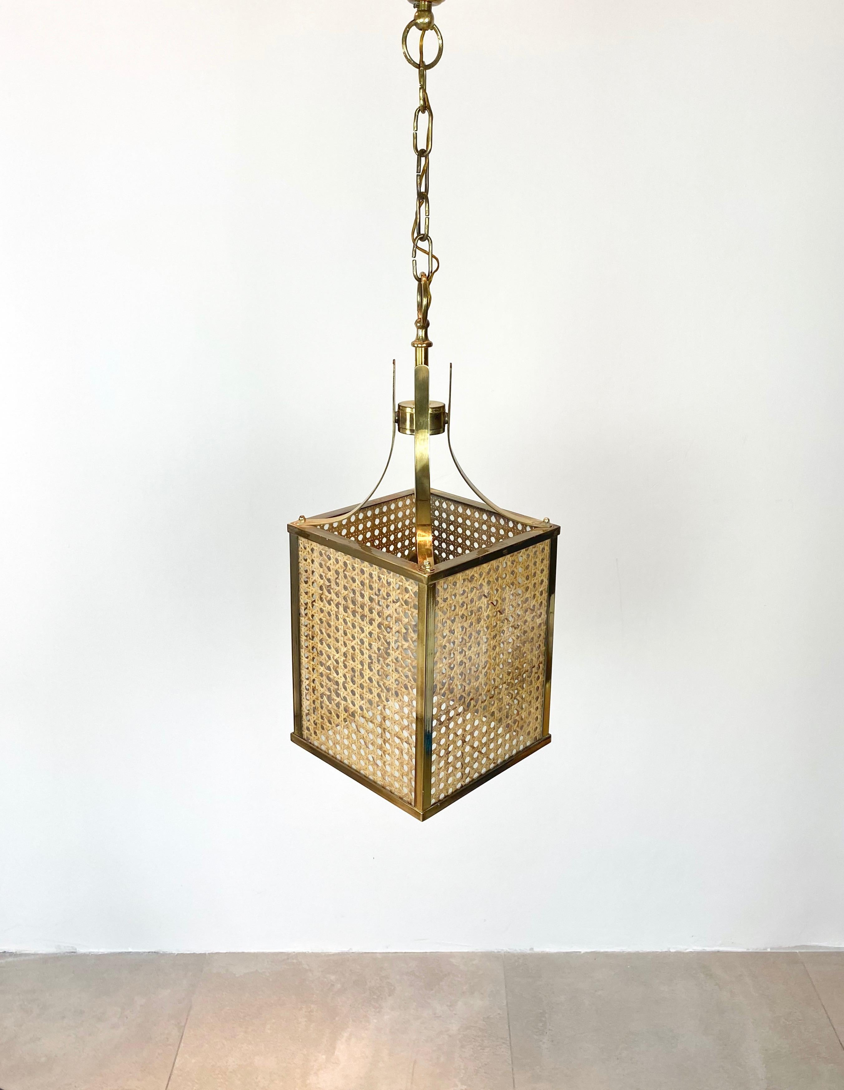 Chandelier Lantern in Rattan Brass and Glass, Italy, 1970s In Good Condition In Rome, IT