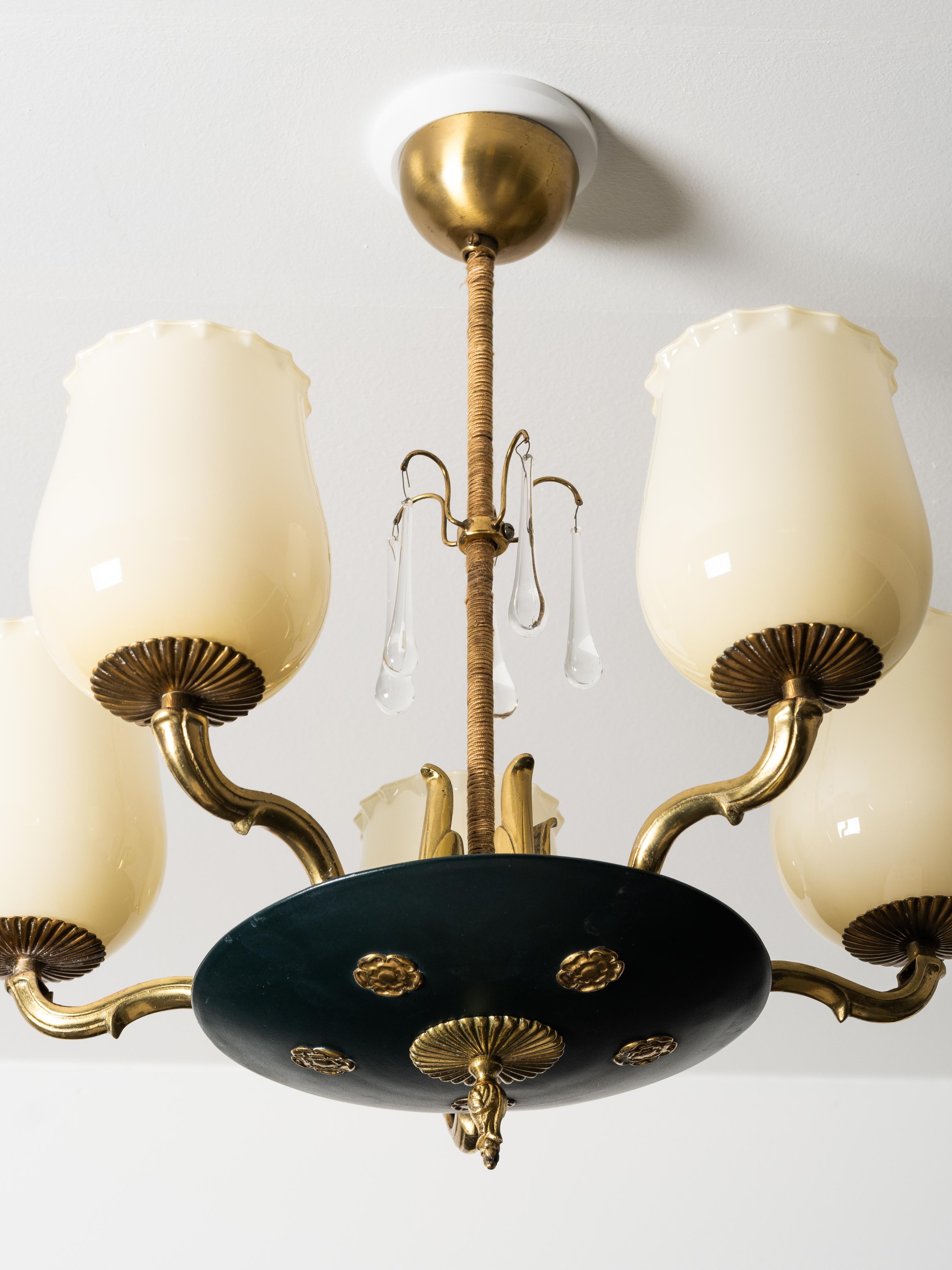 Finlandese Lampadario Model 1374/5 di Paavo Tynell per Taito Oy, Finlandia, 1930 in vendita