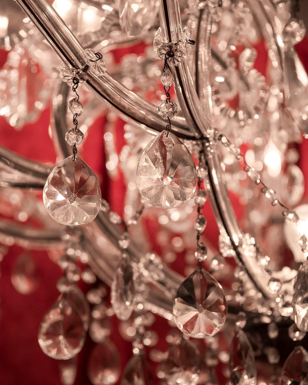 extra large crystal chandelier