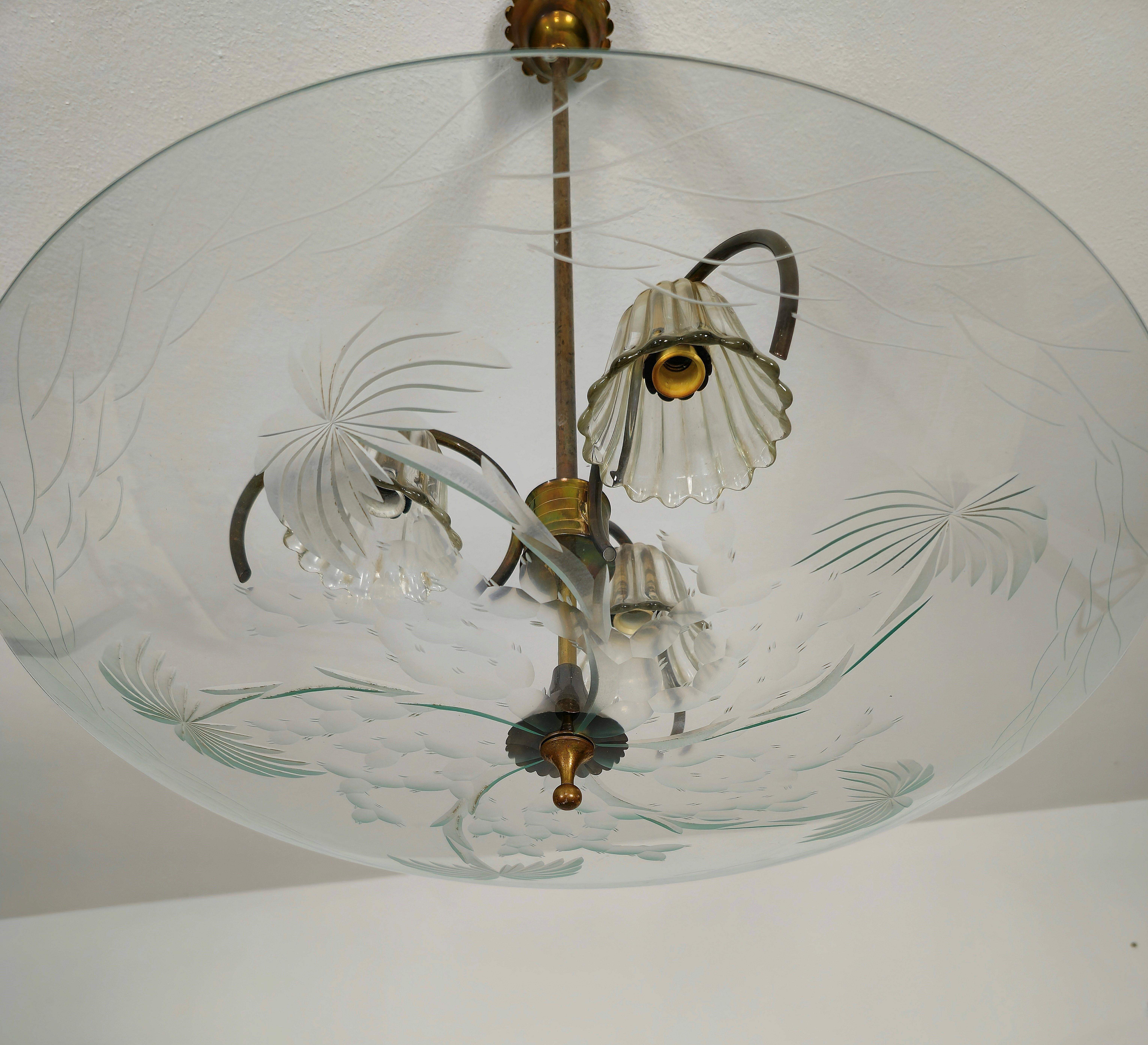 Mid-Century Modern Chandelier Pendant Brass Glass Attributed to Pietro Chiesa for Fontana Arte 1940 For Sale
