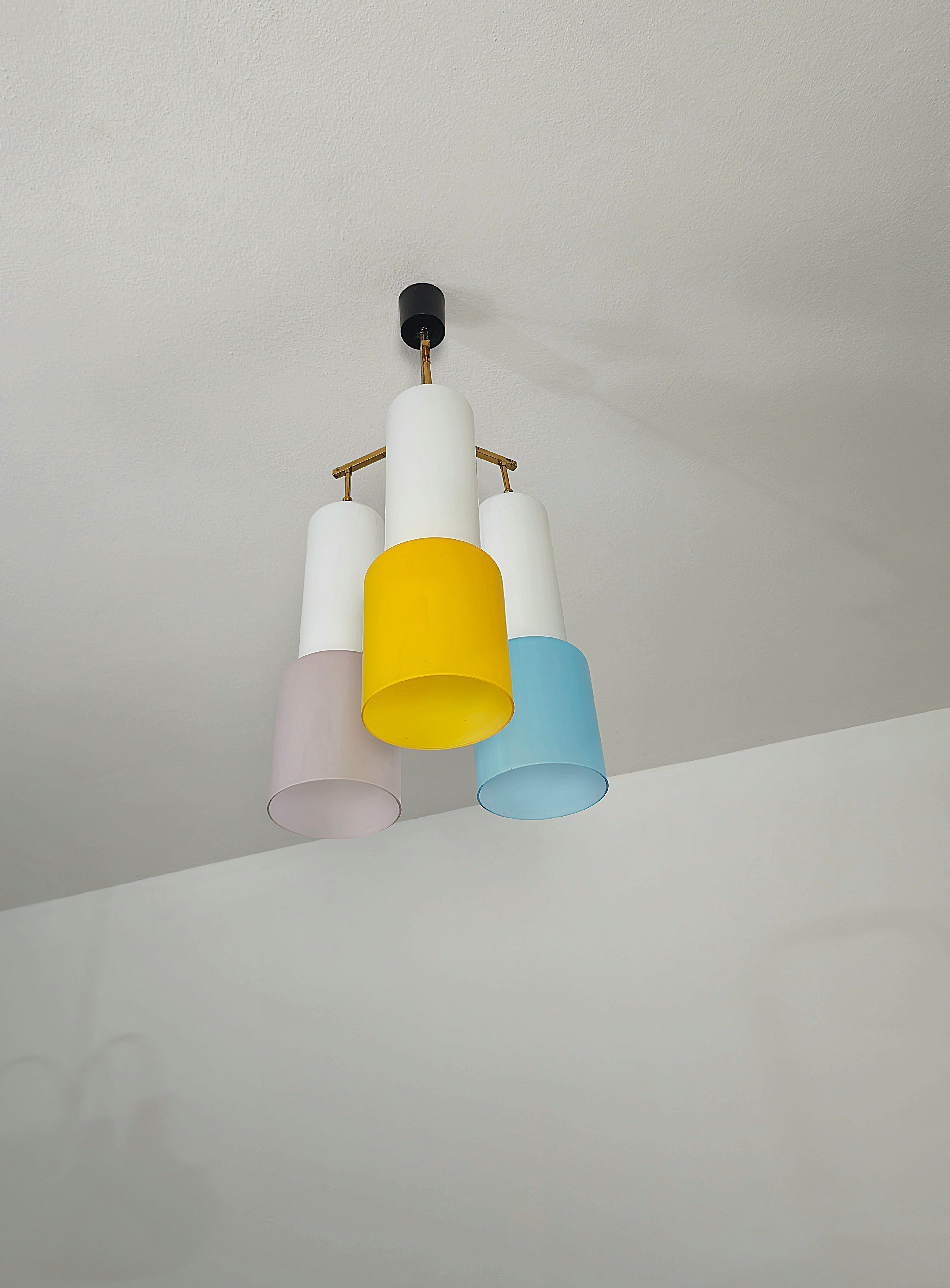 Chandelier Pendant Brass Milk Glass Attributed to Stilnovo Midcentury Italy 1960 In Good Condition For Sale In Palermo, IT