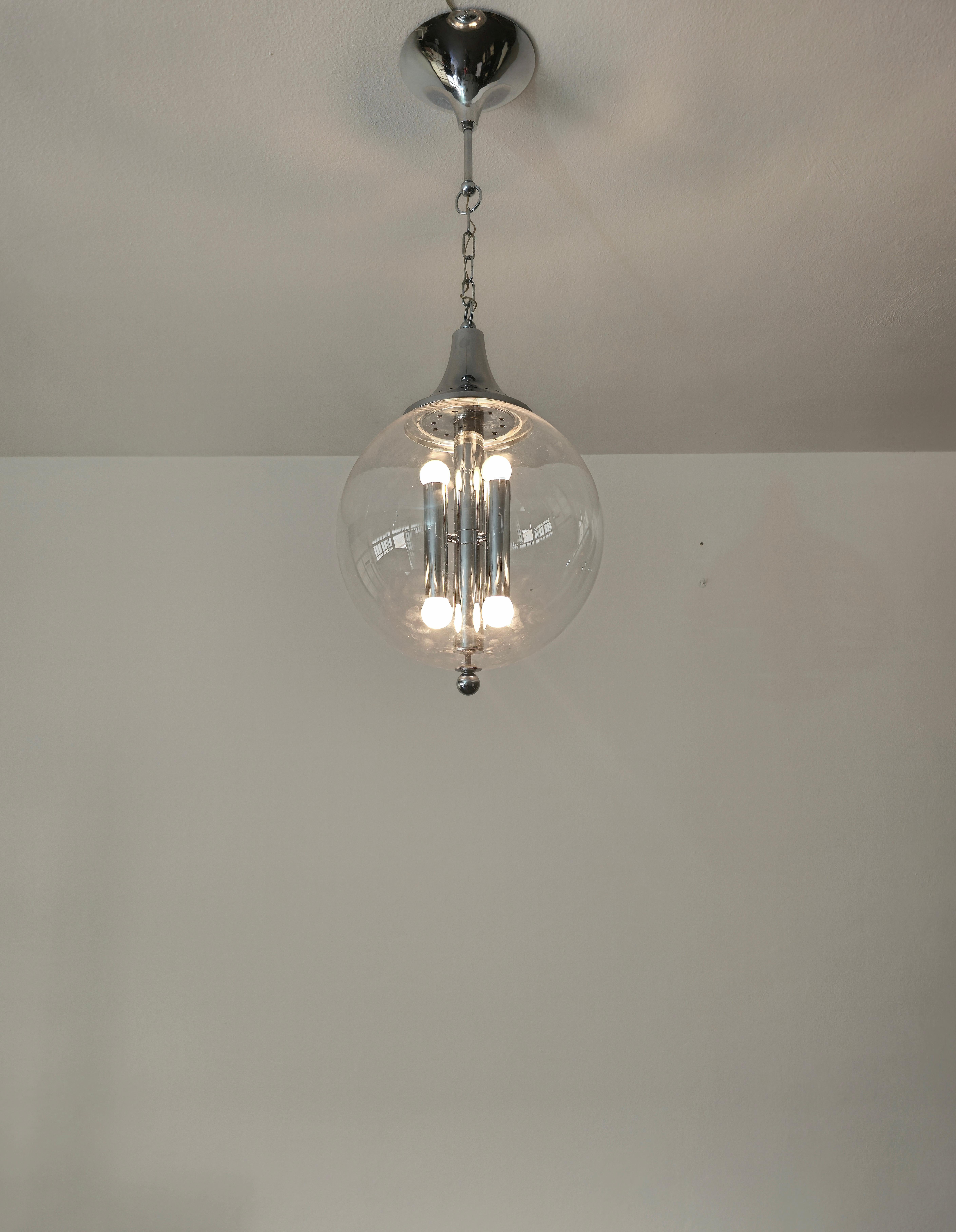 Suspension lamp with 6 E14 lights with structure in chromed metal and aluminum and large sphere in transparent glass. Excellent workmanship and quality.



Note: We try to offer our customers an excellent service even in shipments all over the