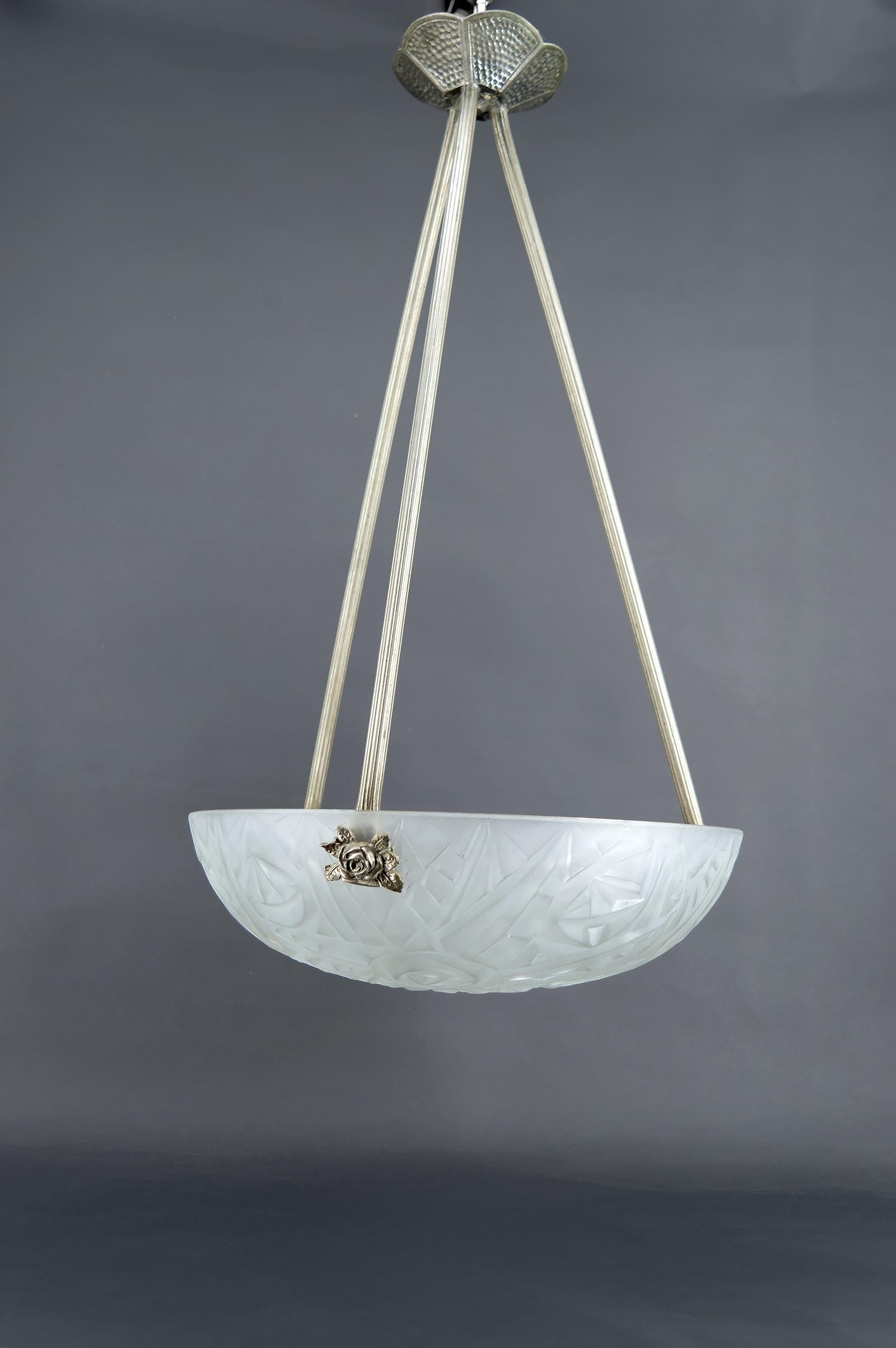 Lampadario / Lampada a sospensione / Apparecchio a ciotola di Noverdy, Art Deco, Francia, anni '30 In condizioni ottime in vendita a VÉZELAY, FR
