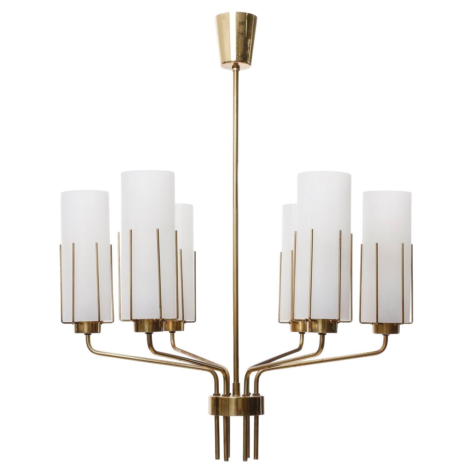 Mid-Century moderno Lampadario a sospensione, plexiglass opalino smerigliato bianco latte, ottone acrilico, anni '60 in vendita