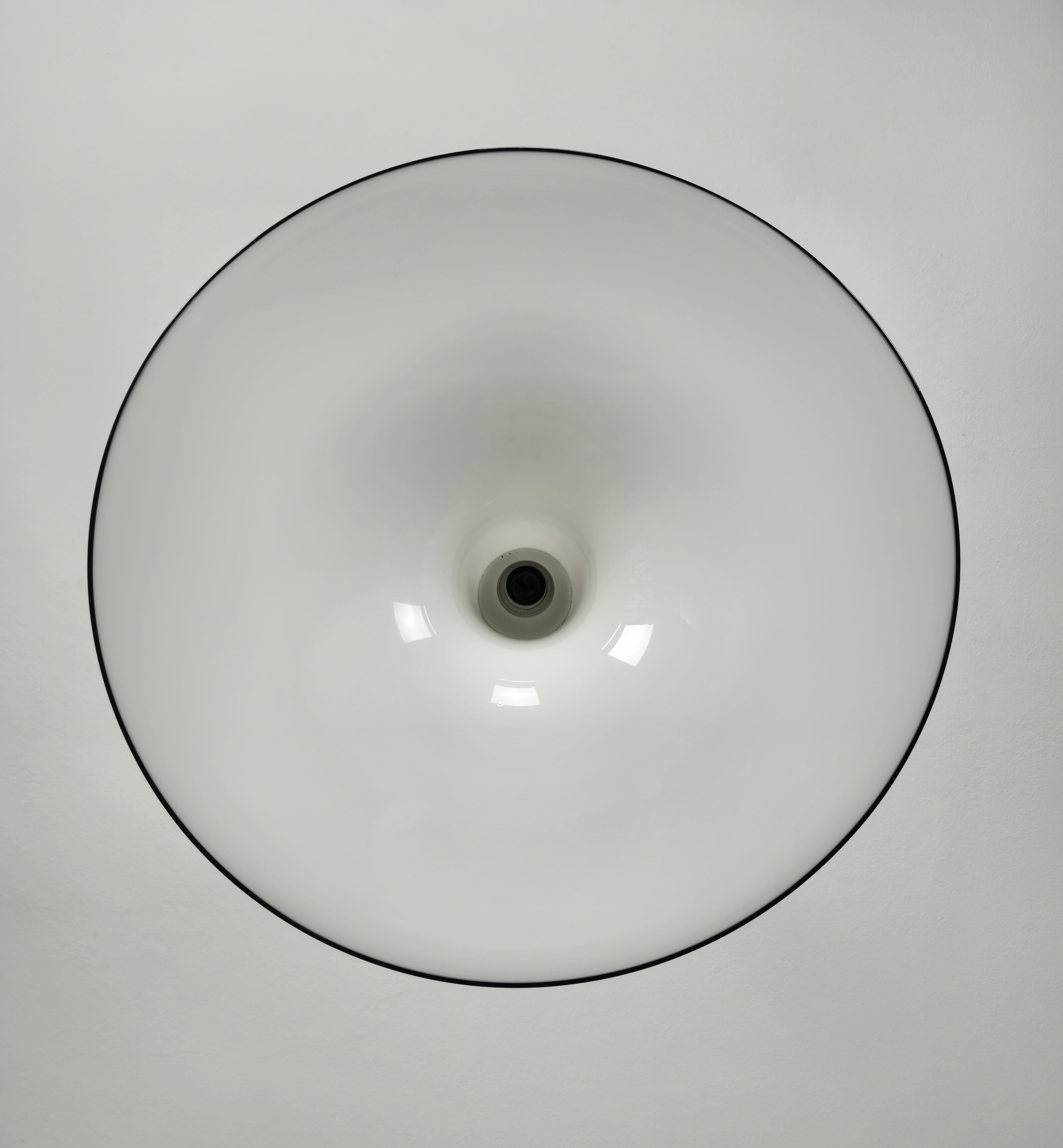 Chandelier Pendant White Murano Glass Renato Toso for Leucos Midcentury, 1970s For Sale 3