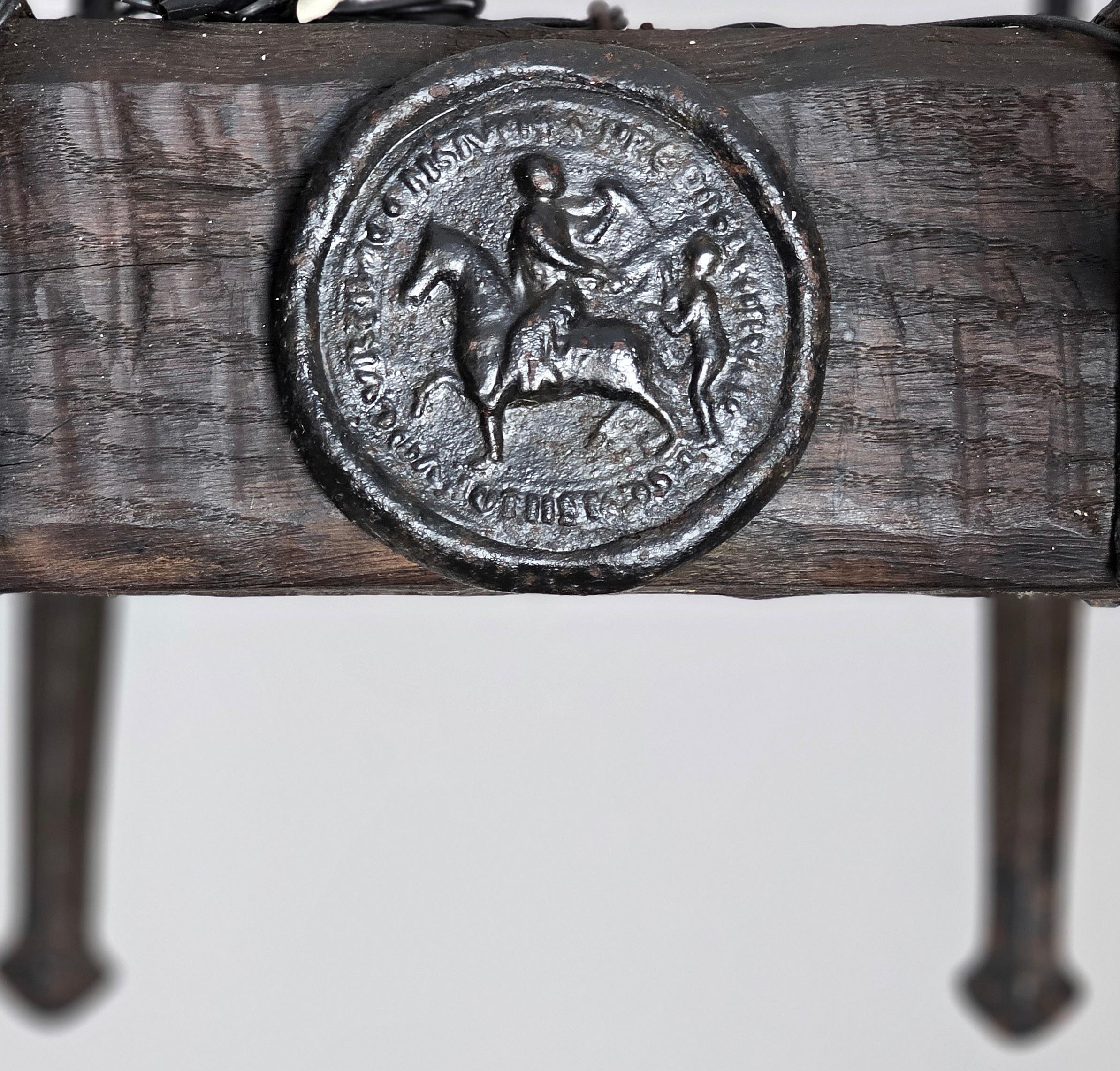 Lampadario a sospensione in ferro battuto Wood stile gotico francese anni '40 in vendita 2