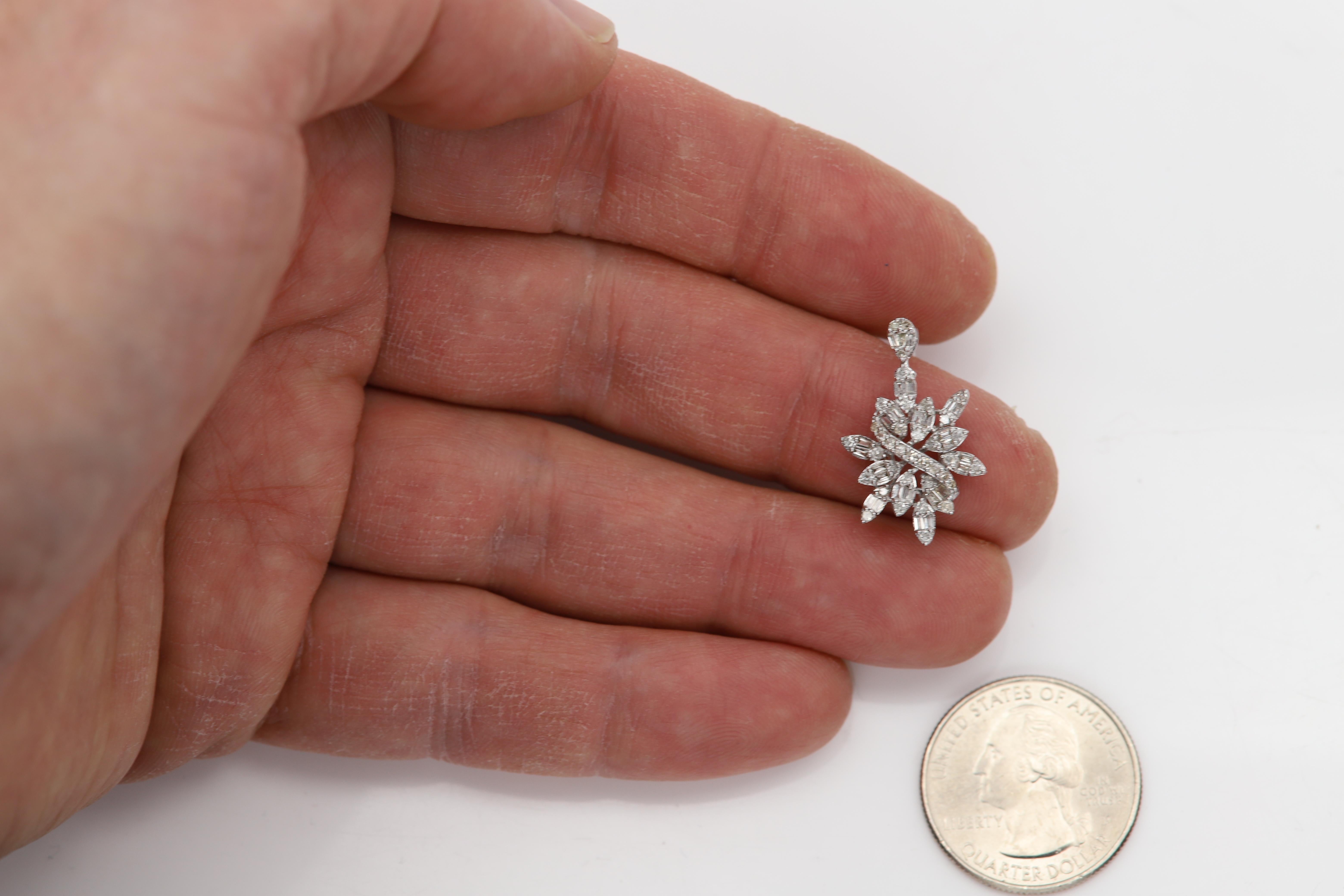 Dangling Diamond Earrings
Brilliant Chandelier style
14k White Gold approx 4.70 grams
Natural Diamonds approx 1.05 carat H-I-SI3
Size: approx 1.25' long (30mm)
wide approx 17mm
Regular Push back butterfly
Gift Box Included
#RSOJE62631972591