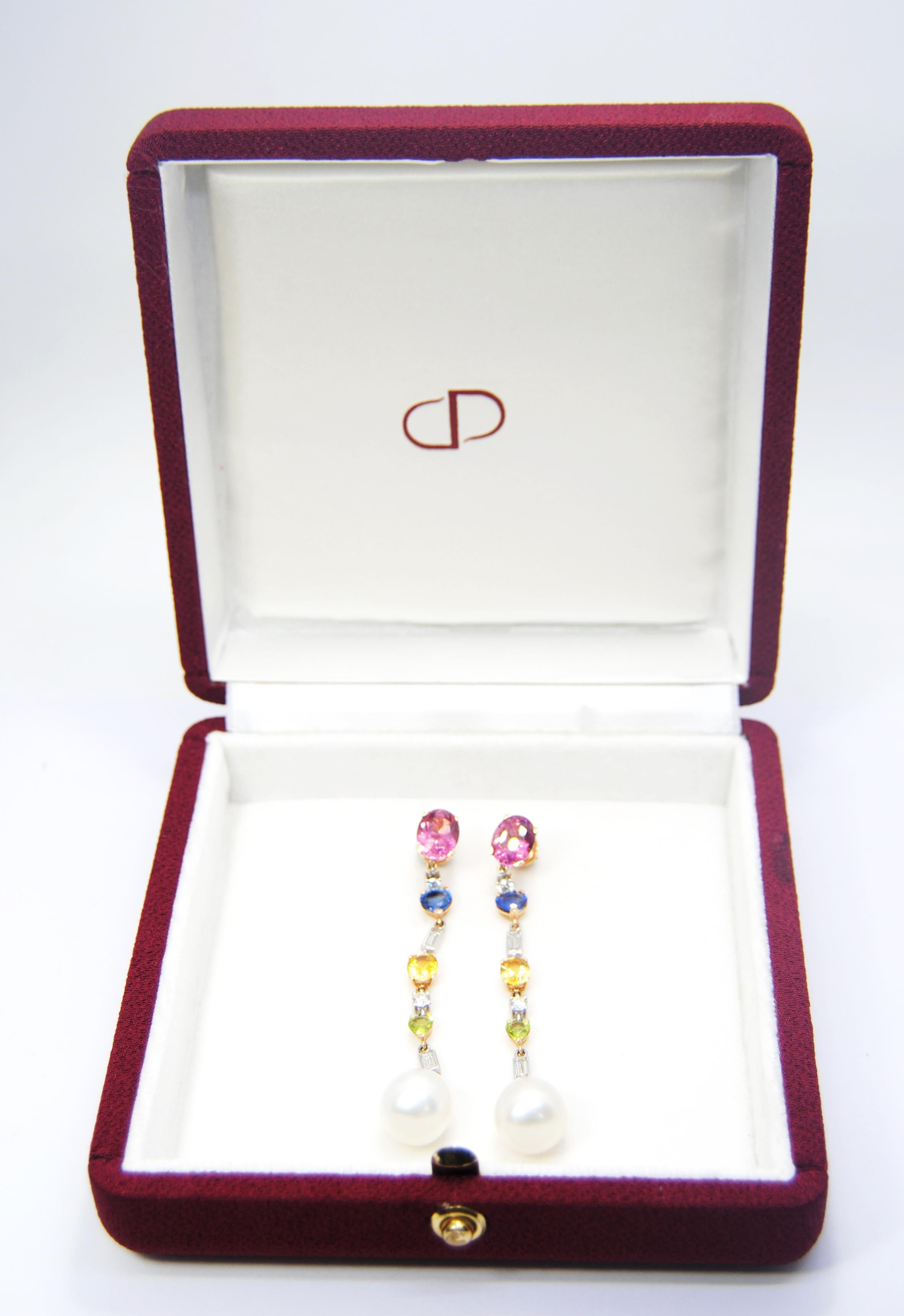 Chandelier Souths Sea Pearl Earrings in 18kt Gold Diamonds and Precious Gems In Excellent Condition For Sale In Bilbao, ES