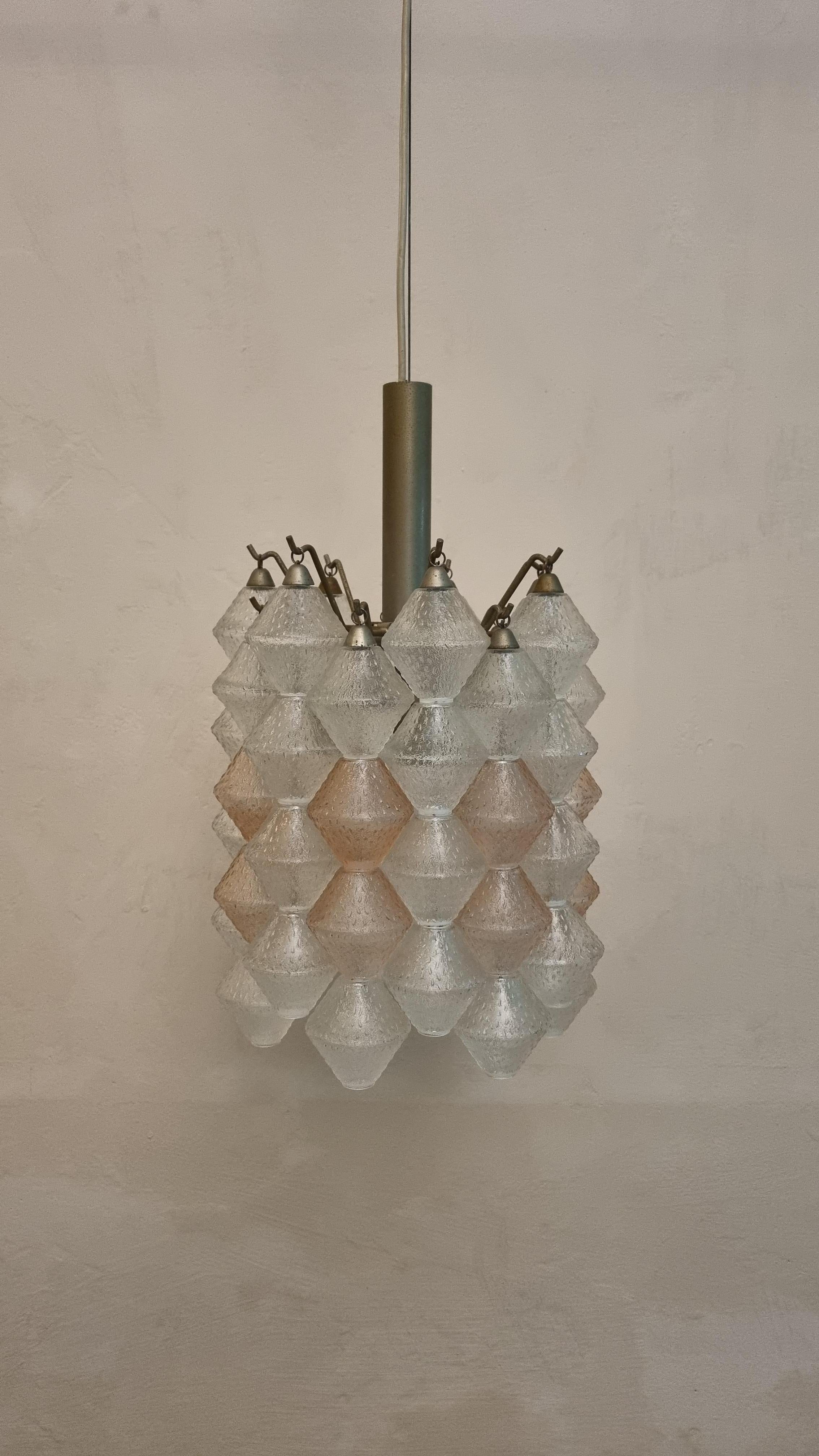 Lustre en verre teinté composé de 14 éléments, années 60, style poliedri Bon état - En vente à Arezzo, Italy