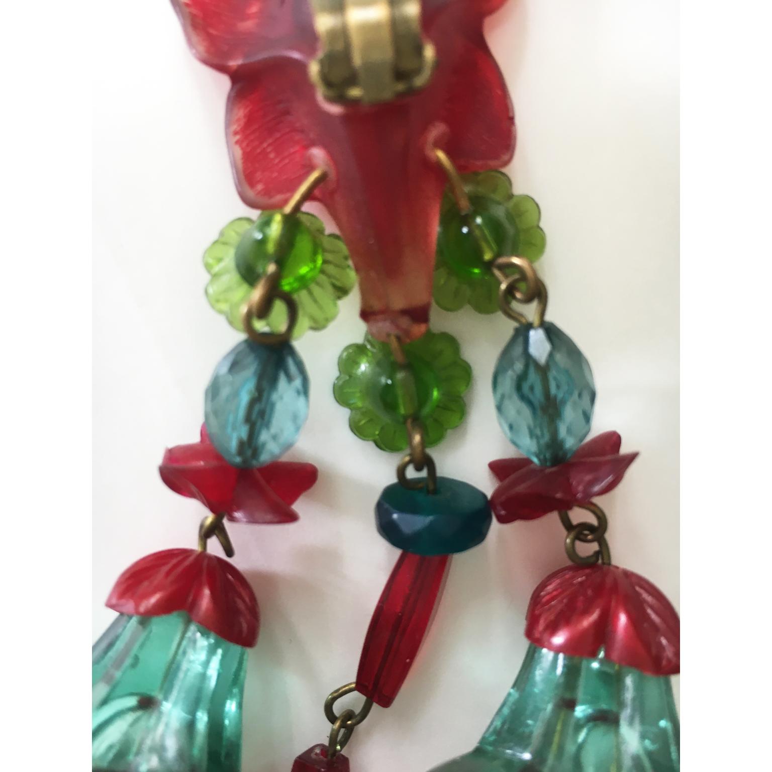Chandelier Statement Clip Earrings Pink Red Green Flowers 70s In Good Condition For Sale In Berlin, DE