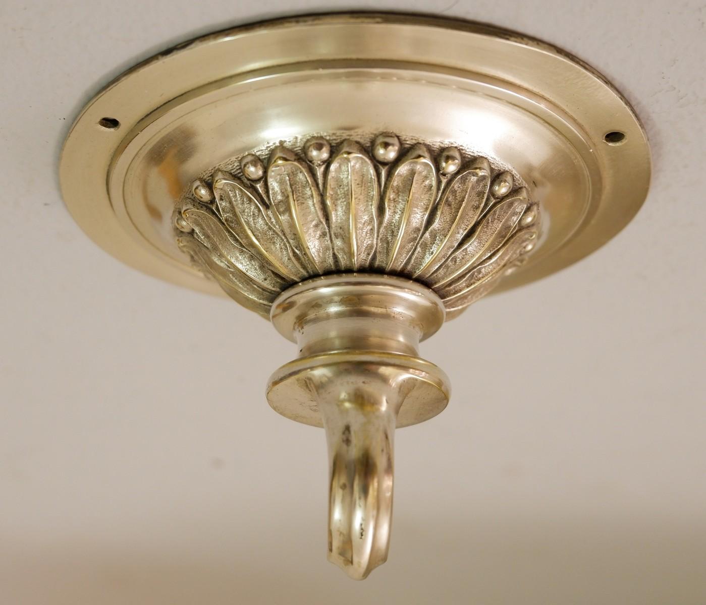 XX secolo Lampadario a 5 luci in bronzo argentato e cristallo tagliato, Francia in vendita