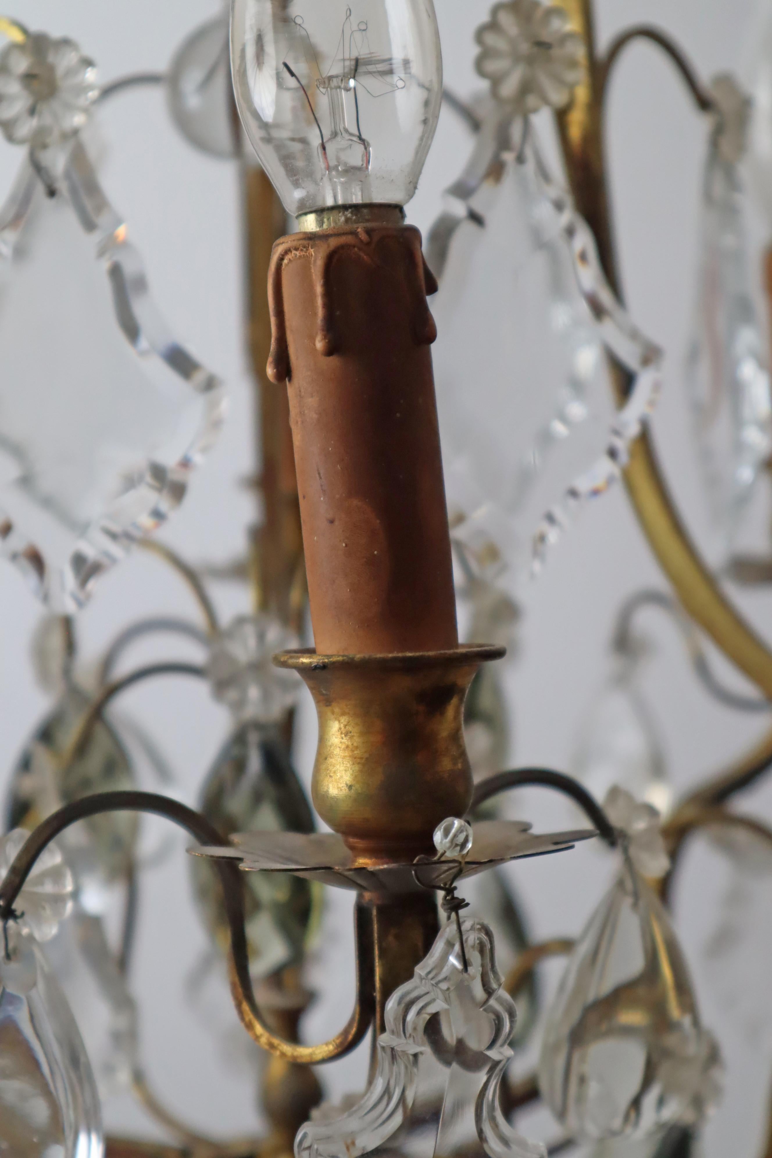 Lampadario con pendenti in cristallo incolore,  Vetro fumé per champagne. in vendita 2